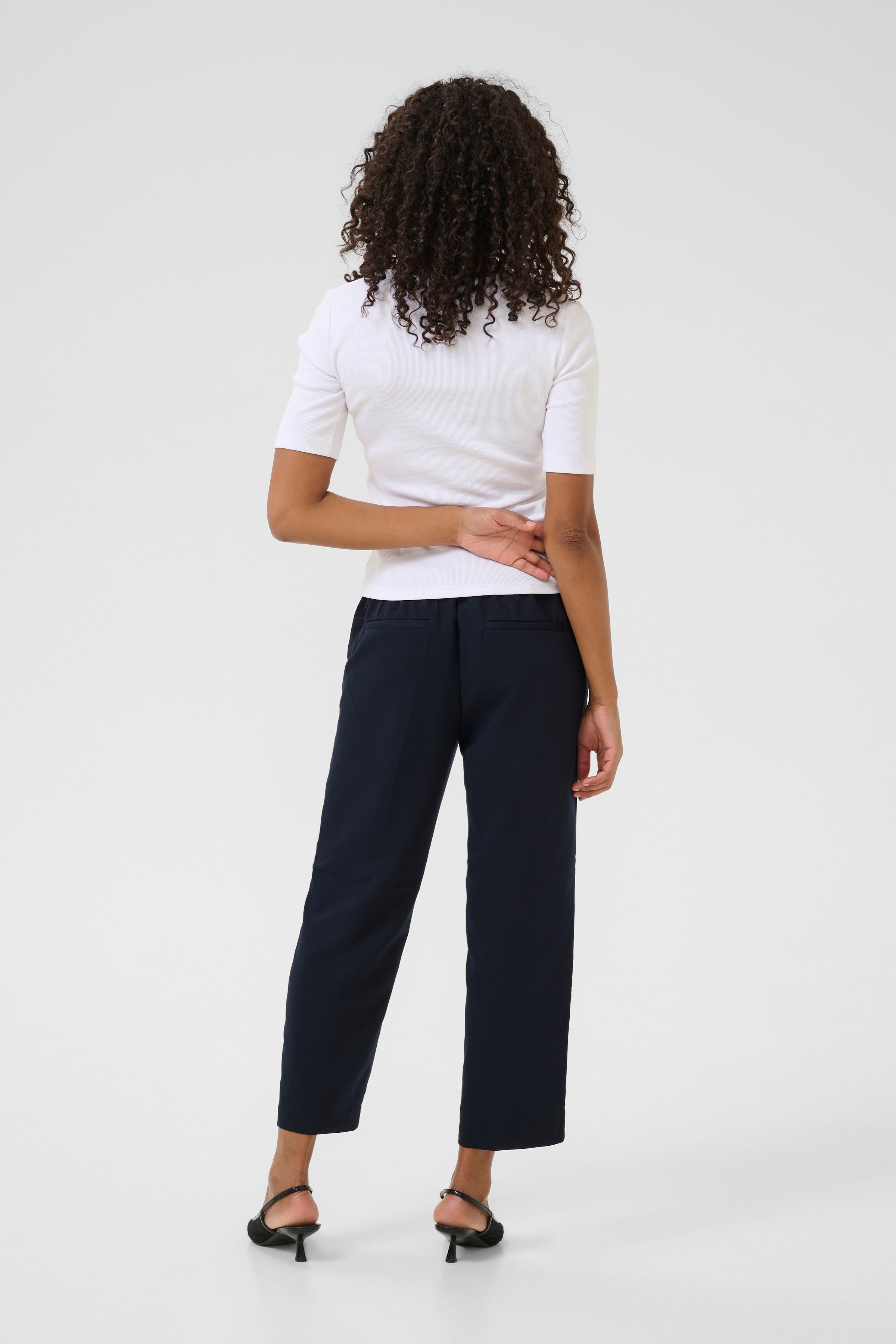 KAsakura Cropped Pants LOOKBOOK BACK 10506127-194020