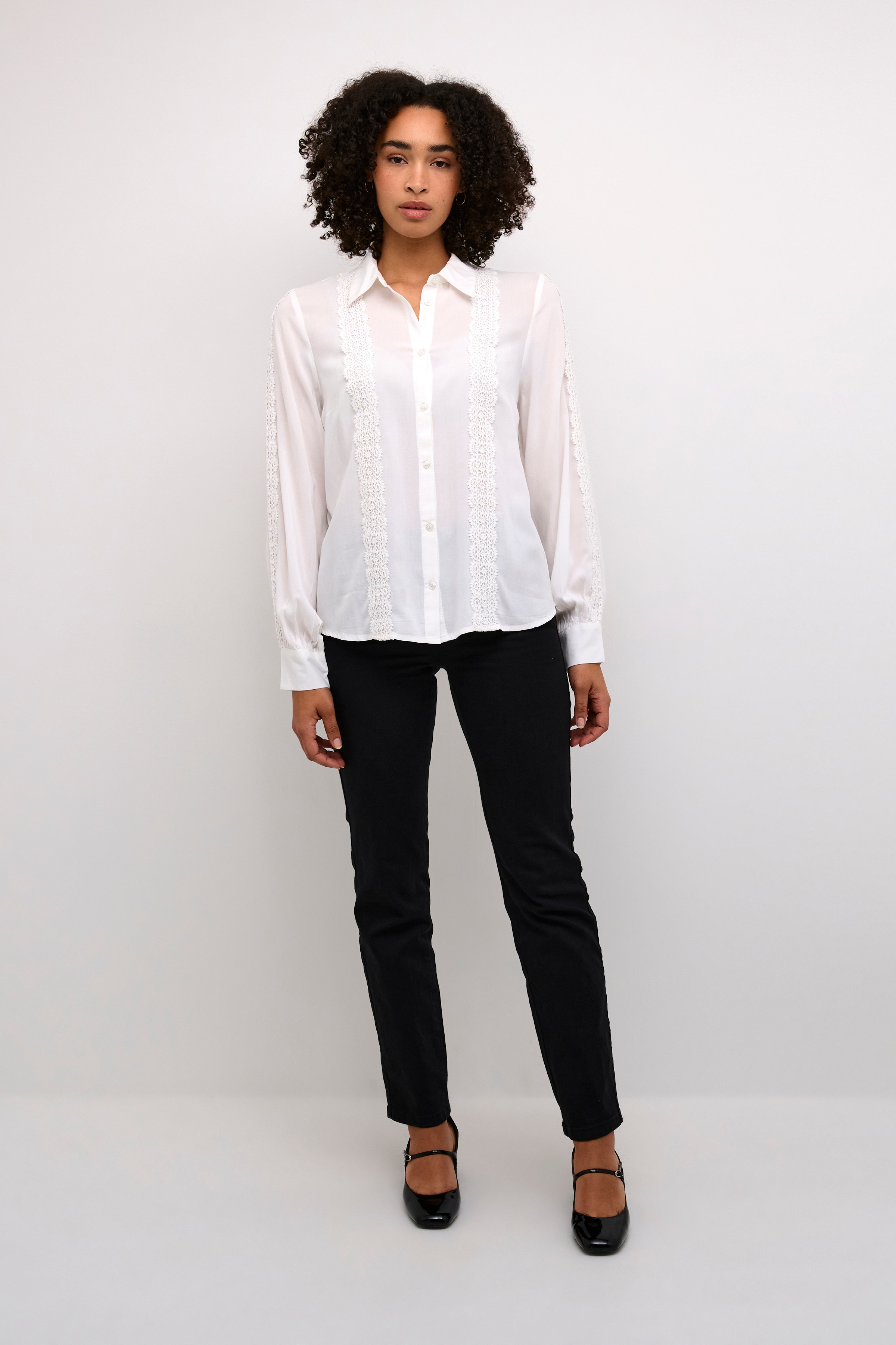 KAsabrina Shirt LOOKBOOK FRONT 10509096-110602