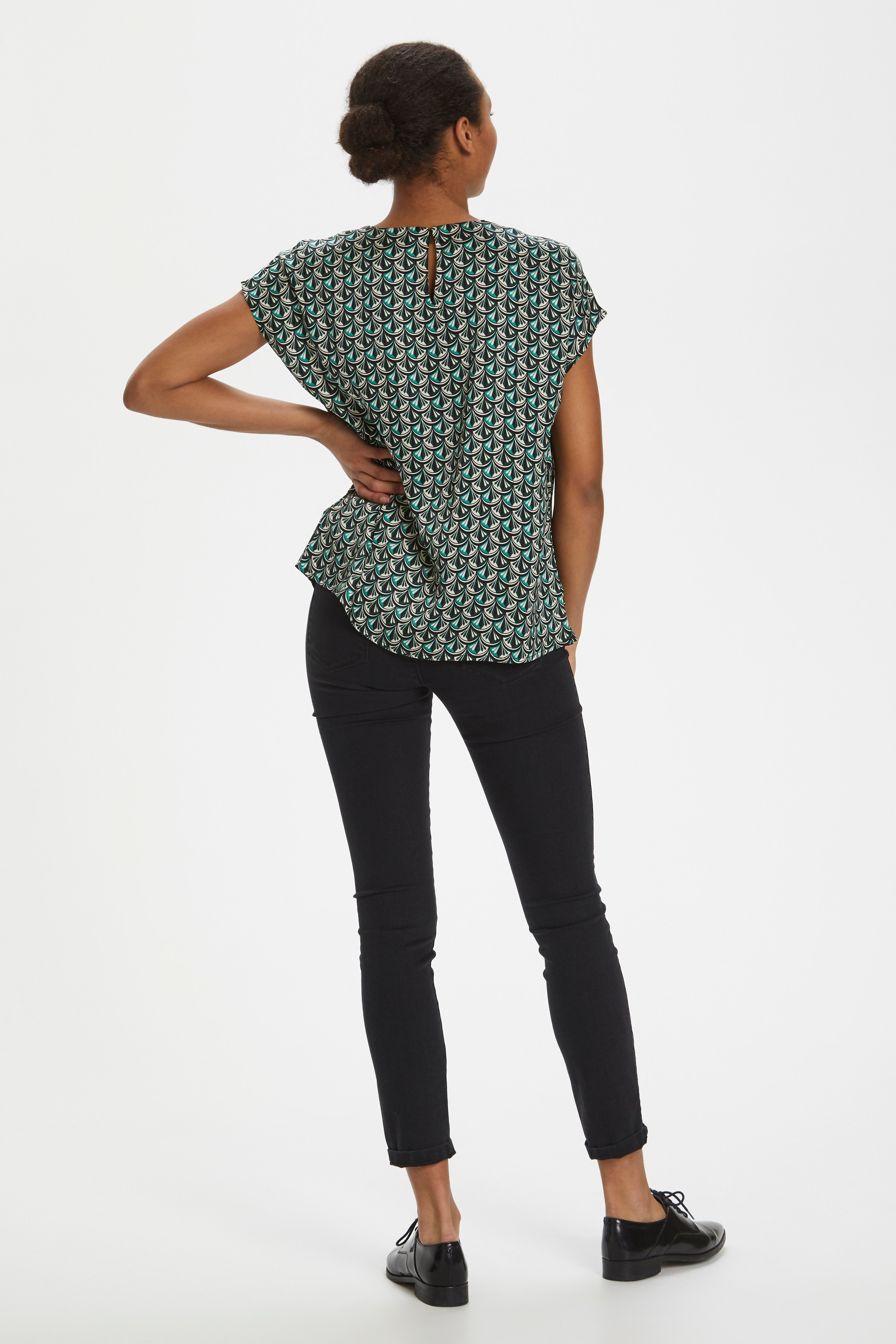 KAann Blouse LOOKBOOK BACK 10504586-50966