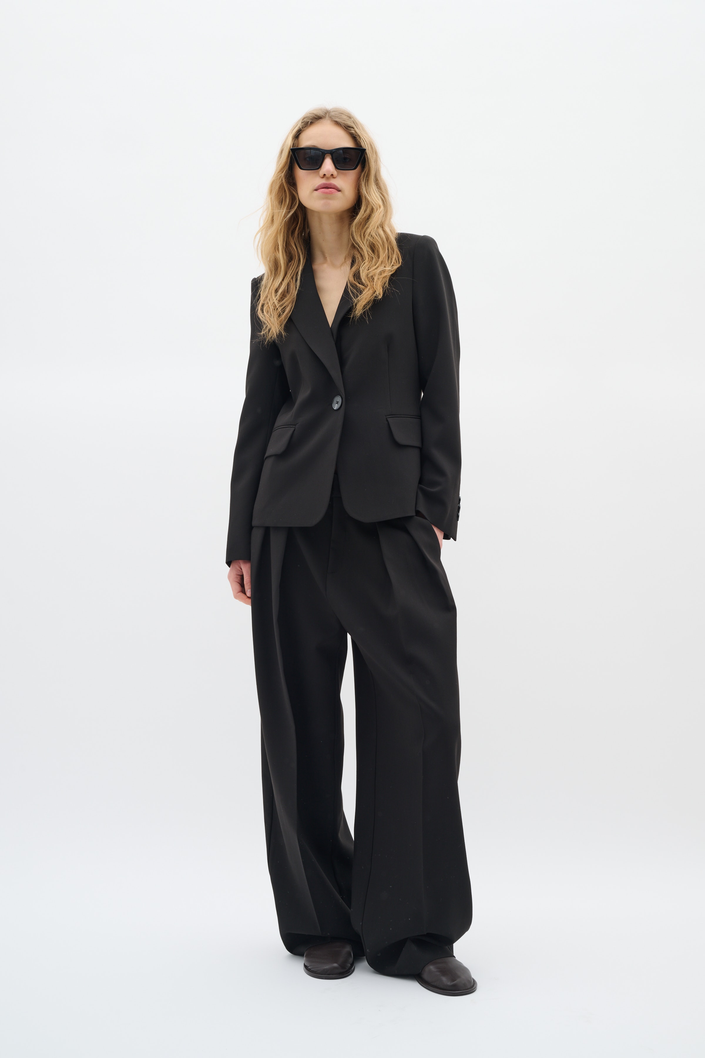 BryelleIW Blazer LOOKBOOK FRONT 30110990-194008
