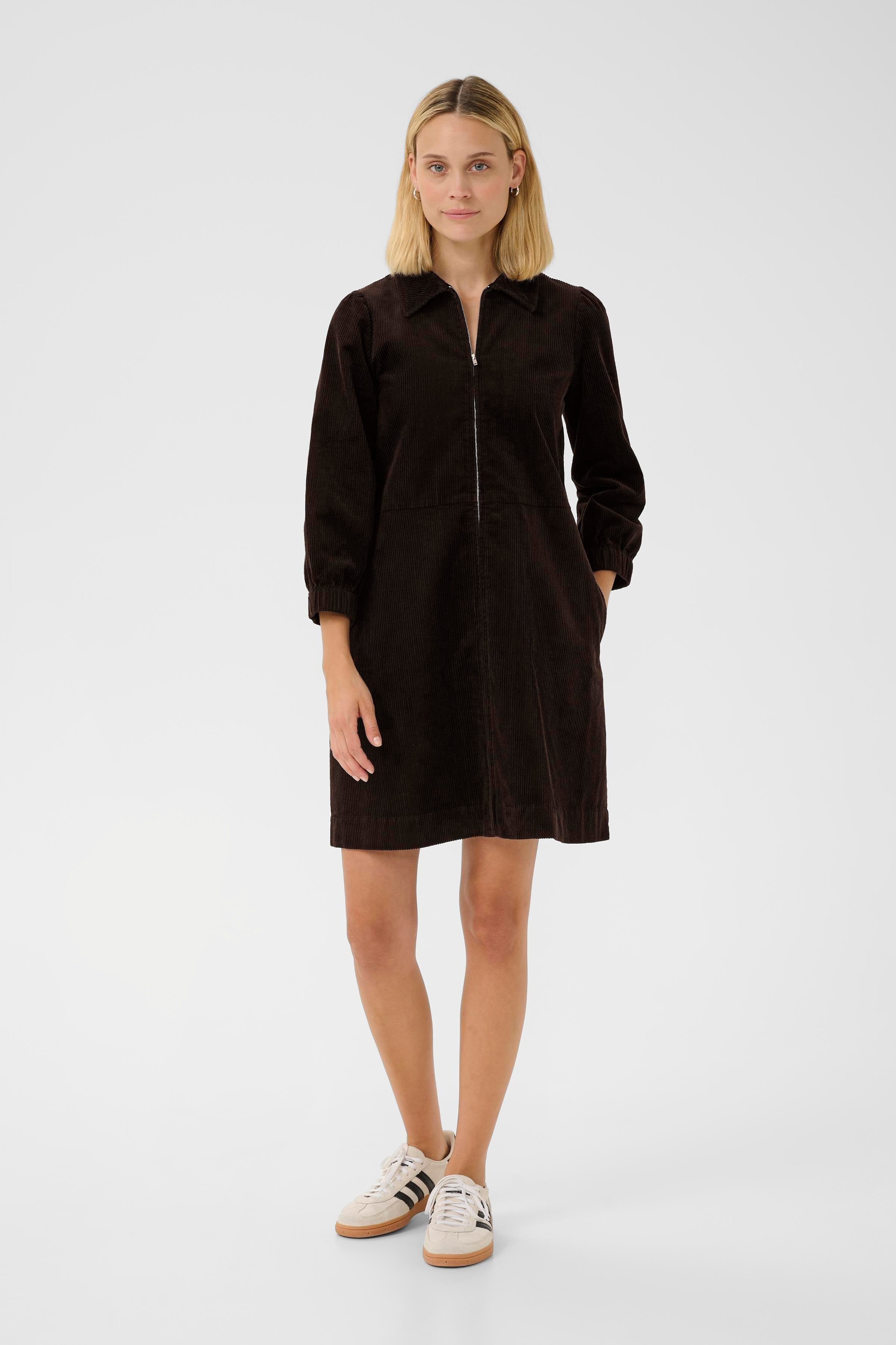 EyvorPW Fløjskjole LOOKBOOK FRONT 30308117-191018