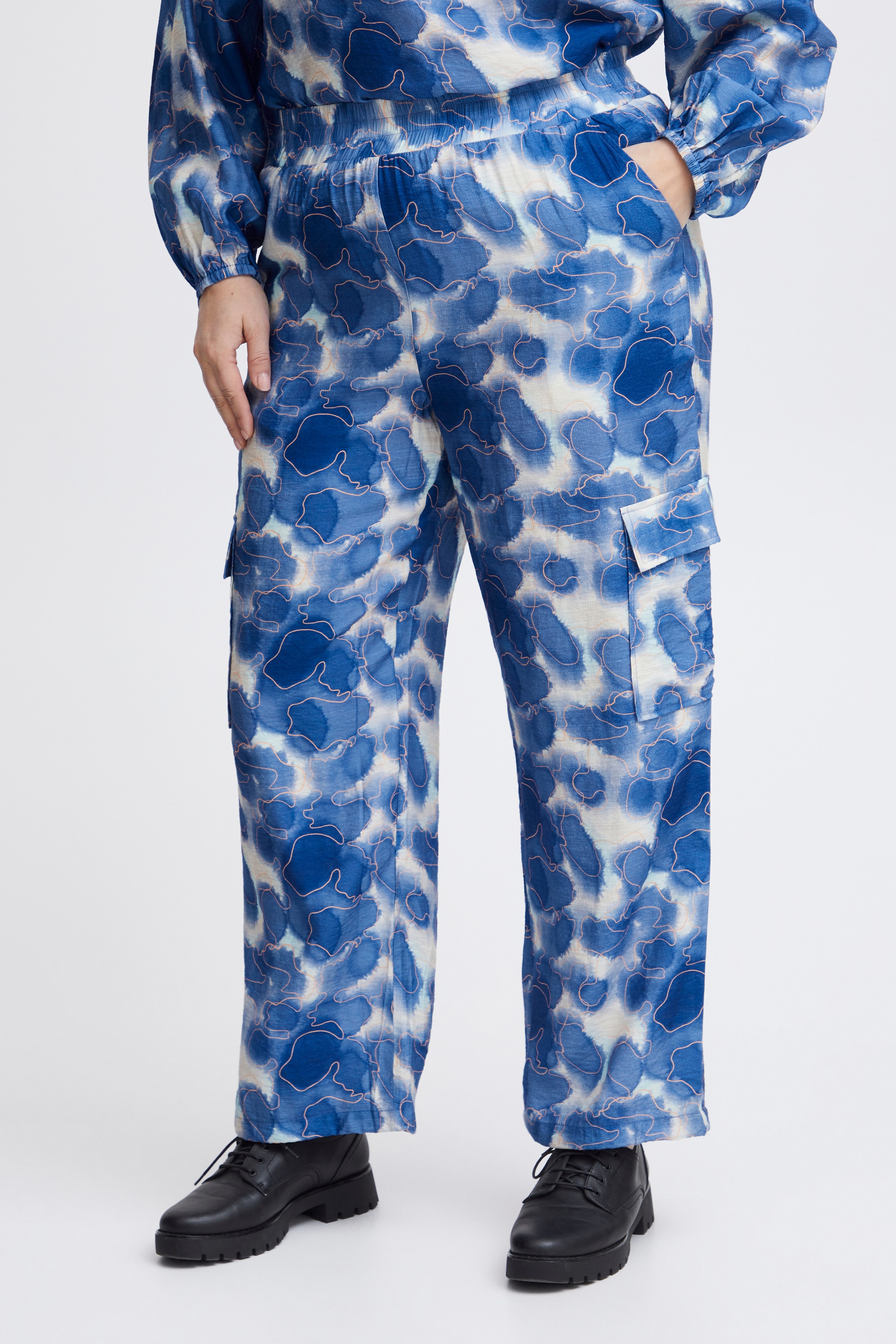 SWARIANA Hose LOOKBOOK FRONT 20614085-202815