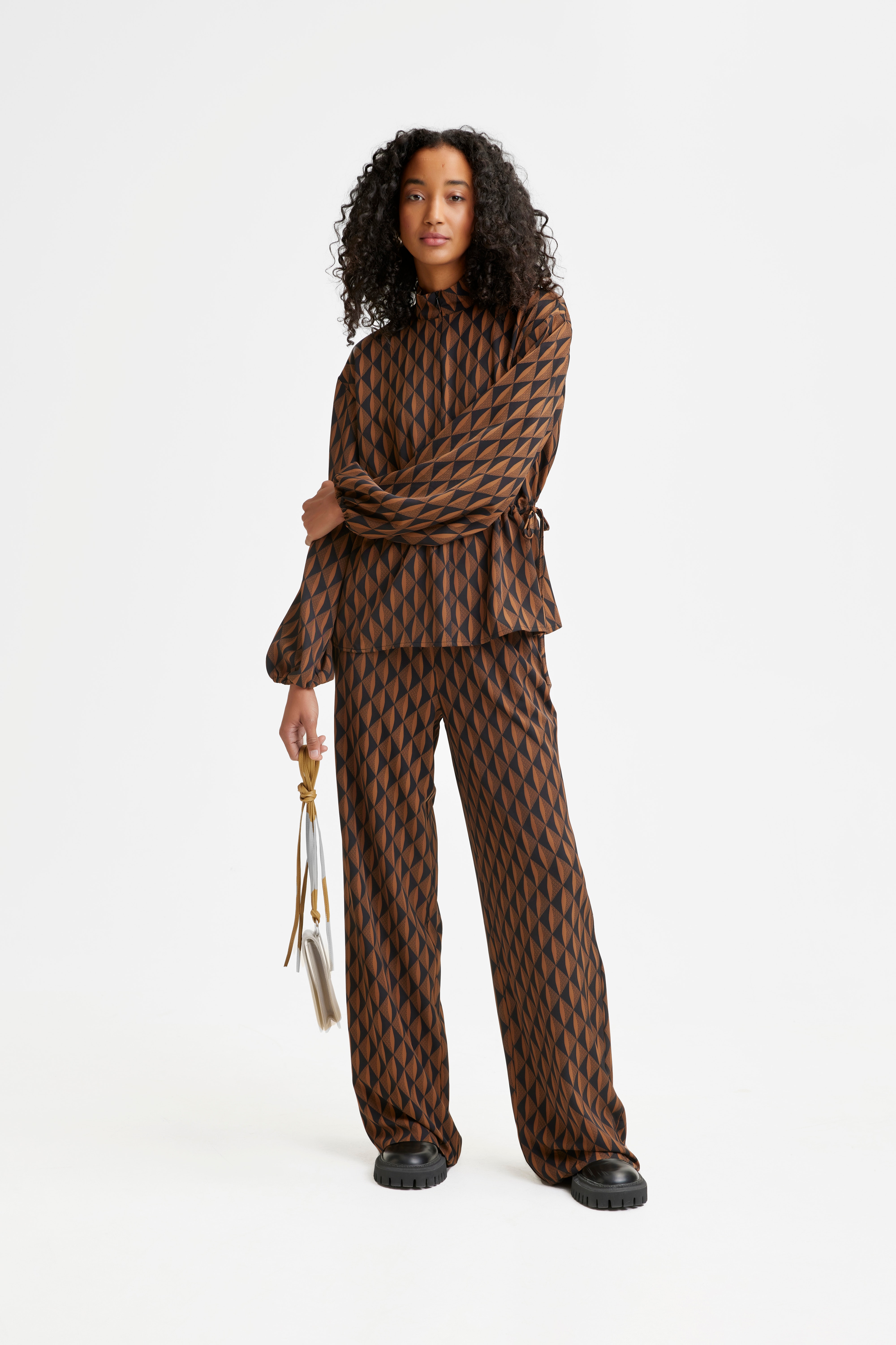 LithildeGZ Trousers LOOKBOOK FRONT 10906526-103307