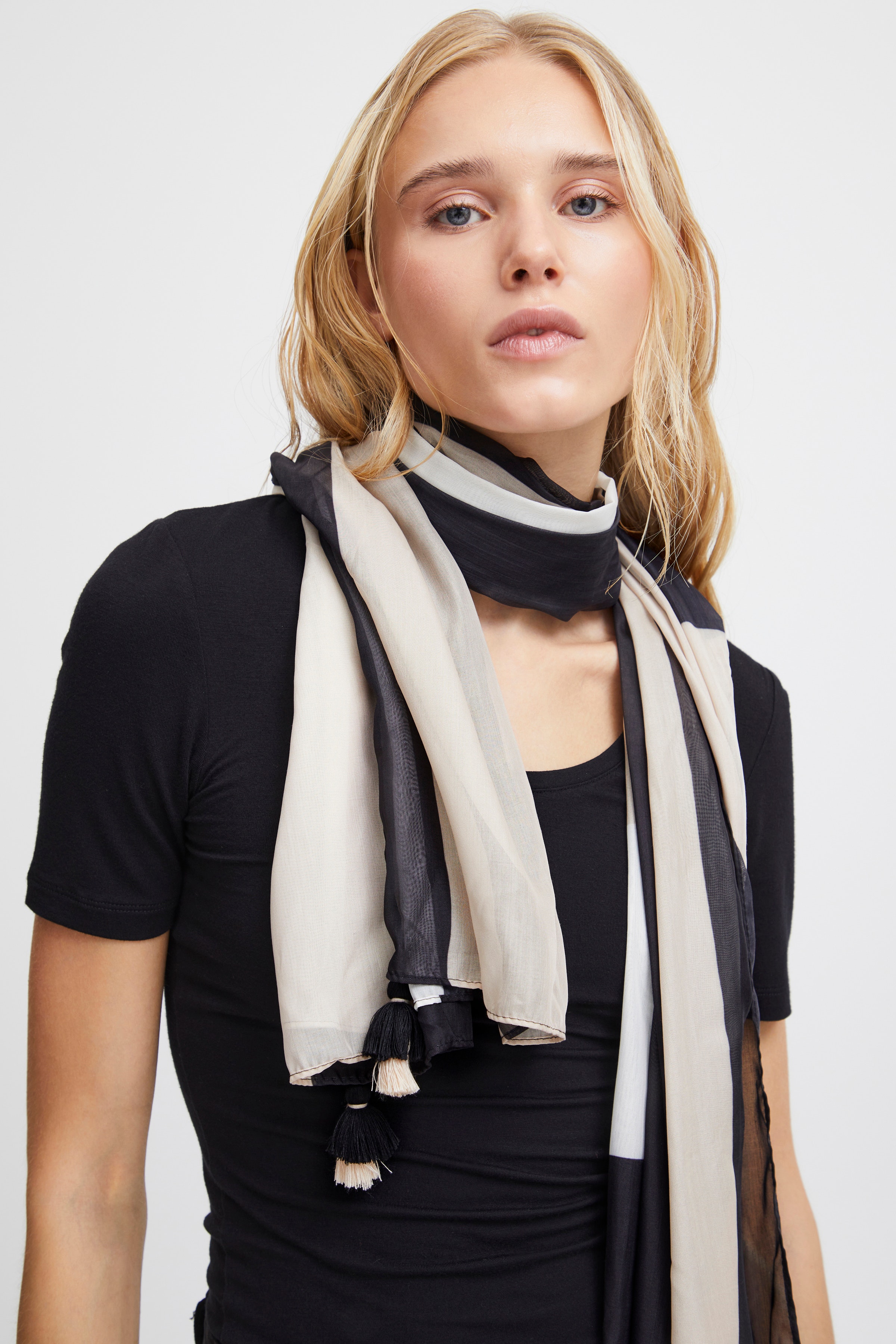 IAKANDI Skjerf LOOKBOOK FRONT 20120529-194008