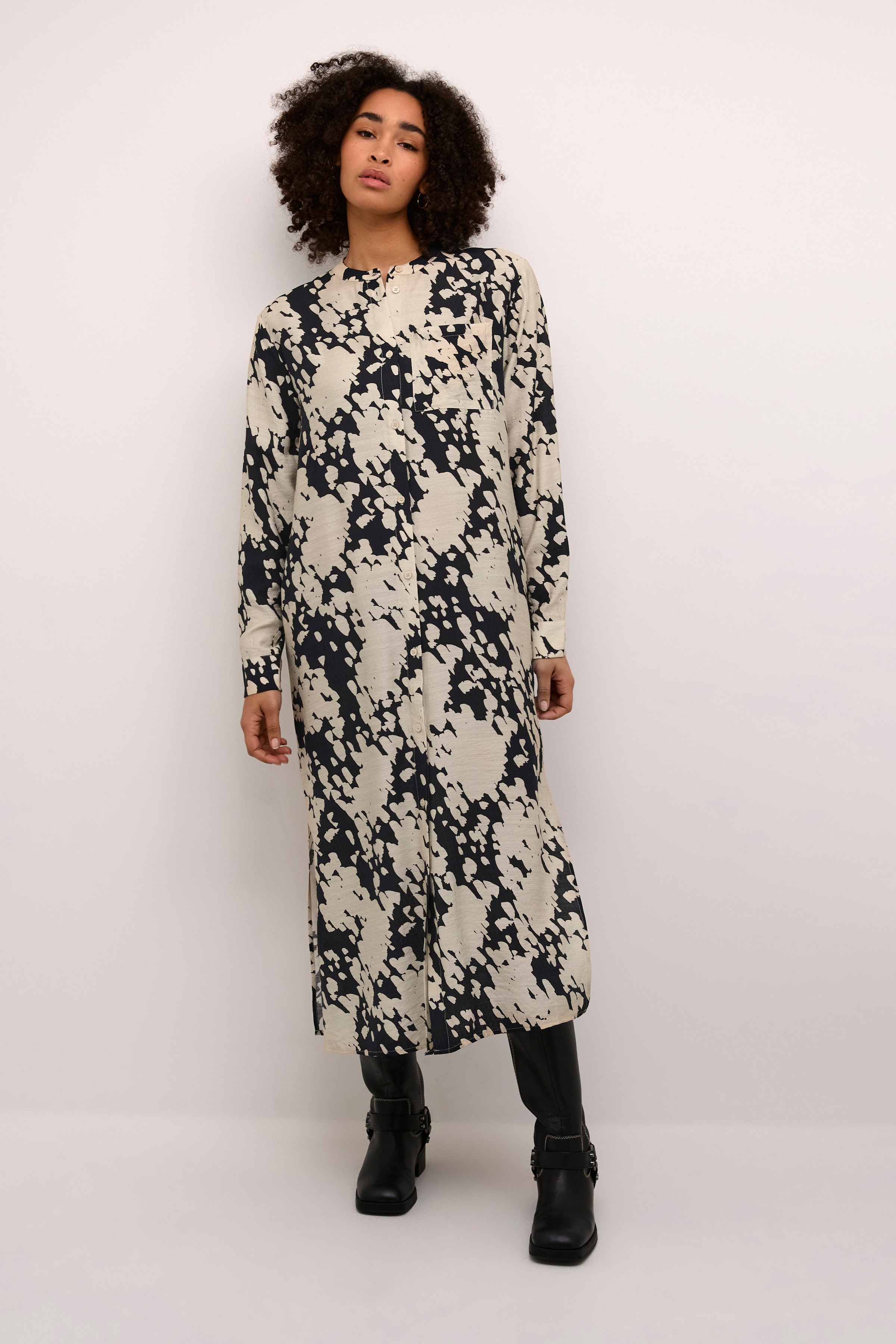 KAlouise Robe LOOKBOOK FRONT 10508987-106289