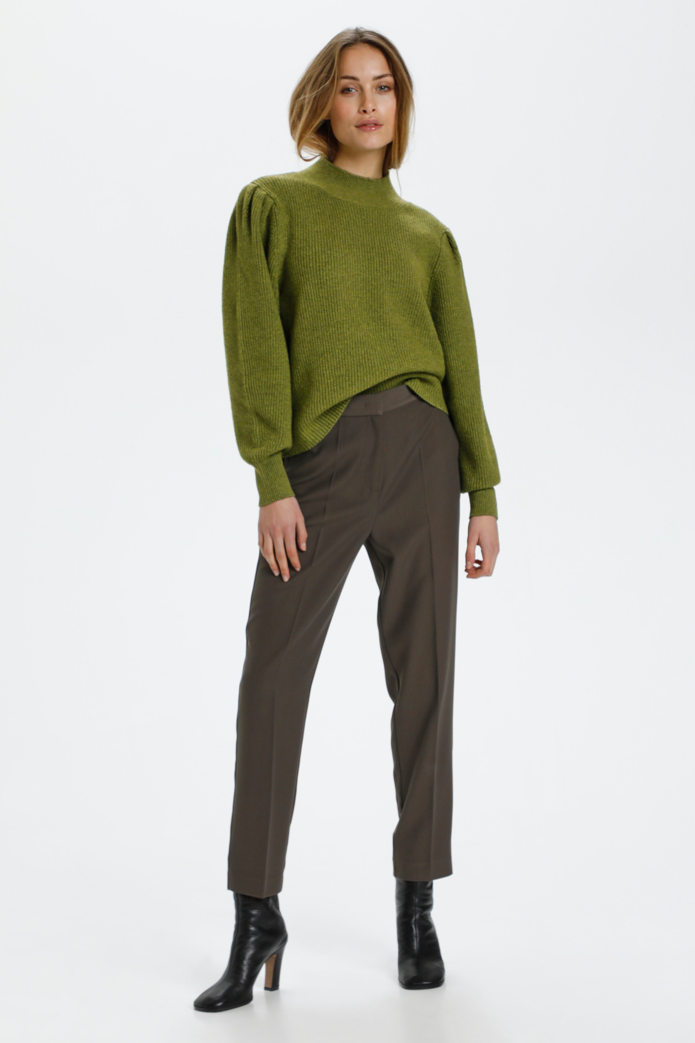 SLLyrica Pullover LS

 LOOKBOOK FRONT 30405624-180324
