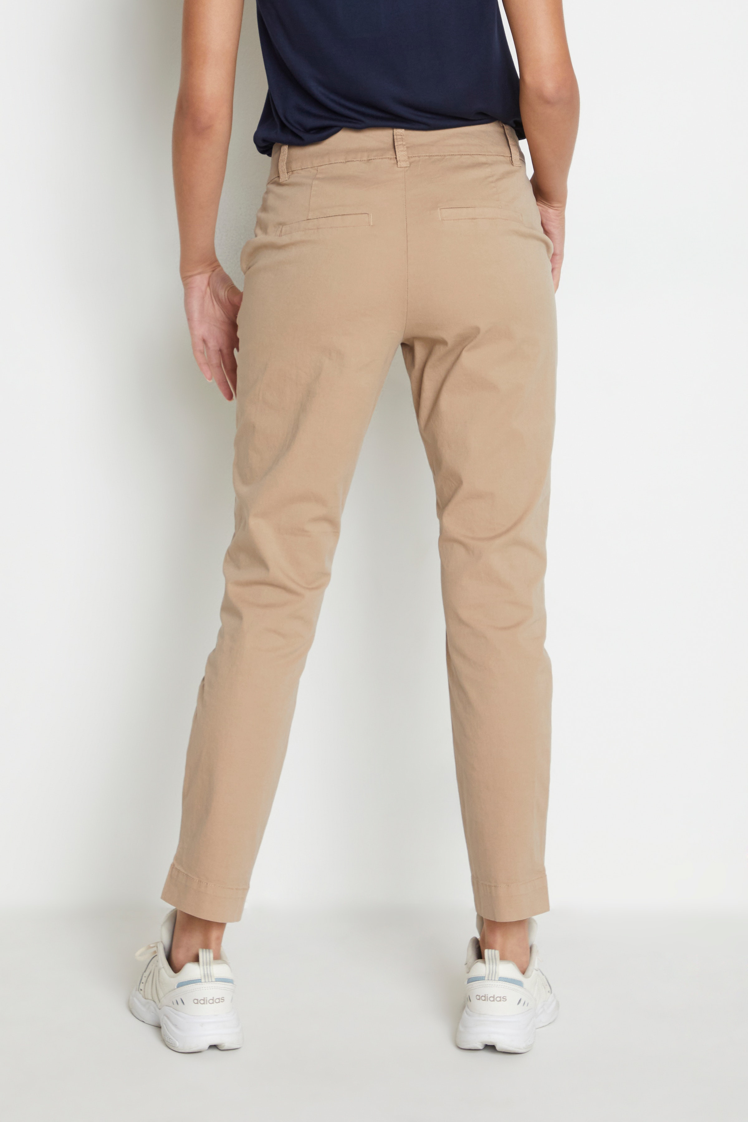 KAmette Trousers LOOKBOOK BACK 10506121-161213