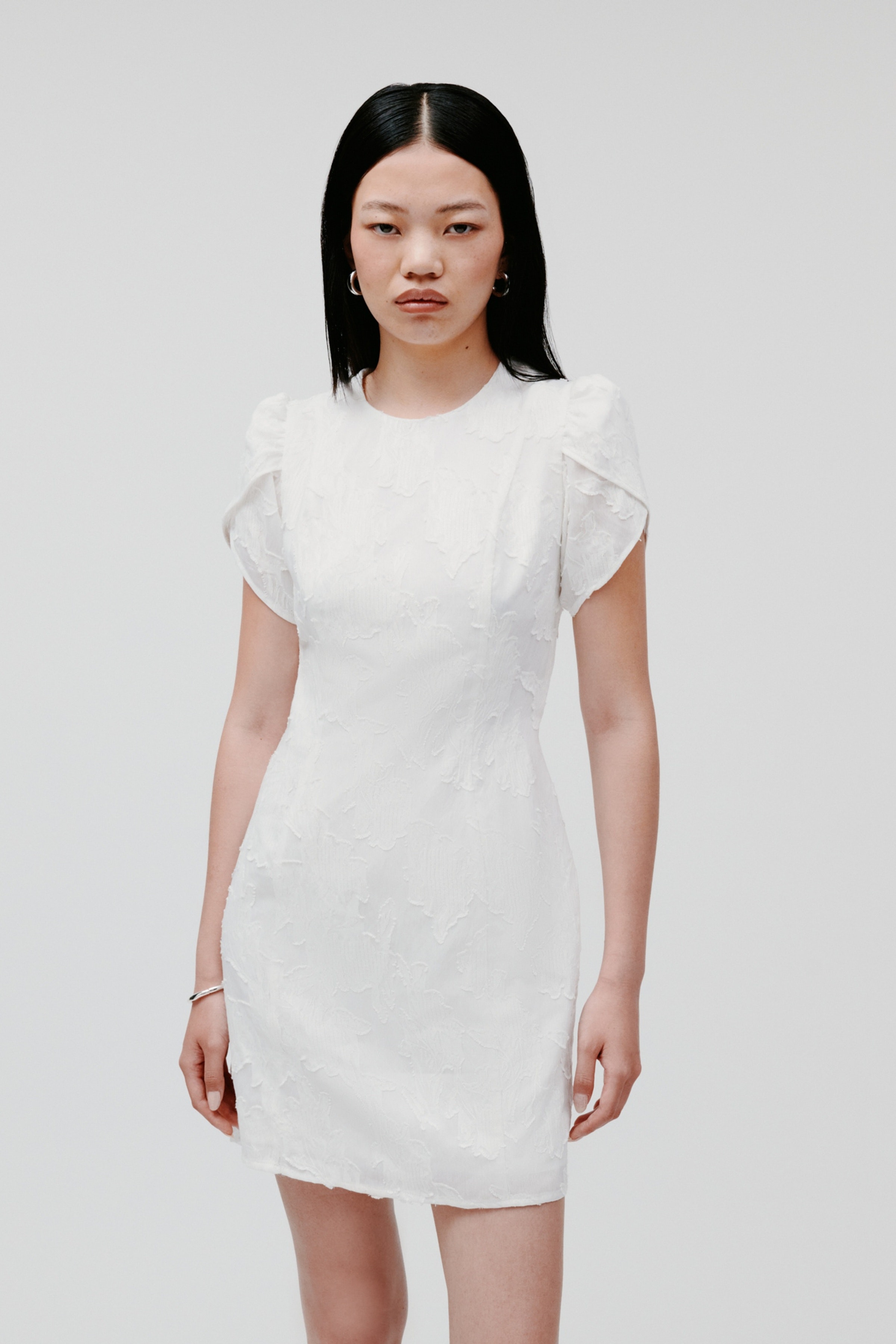 NERISSA Kjole LOOKBOOK FRONT 30600664-WH010