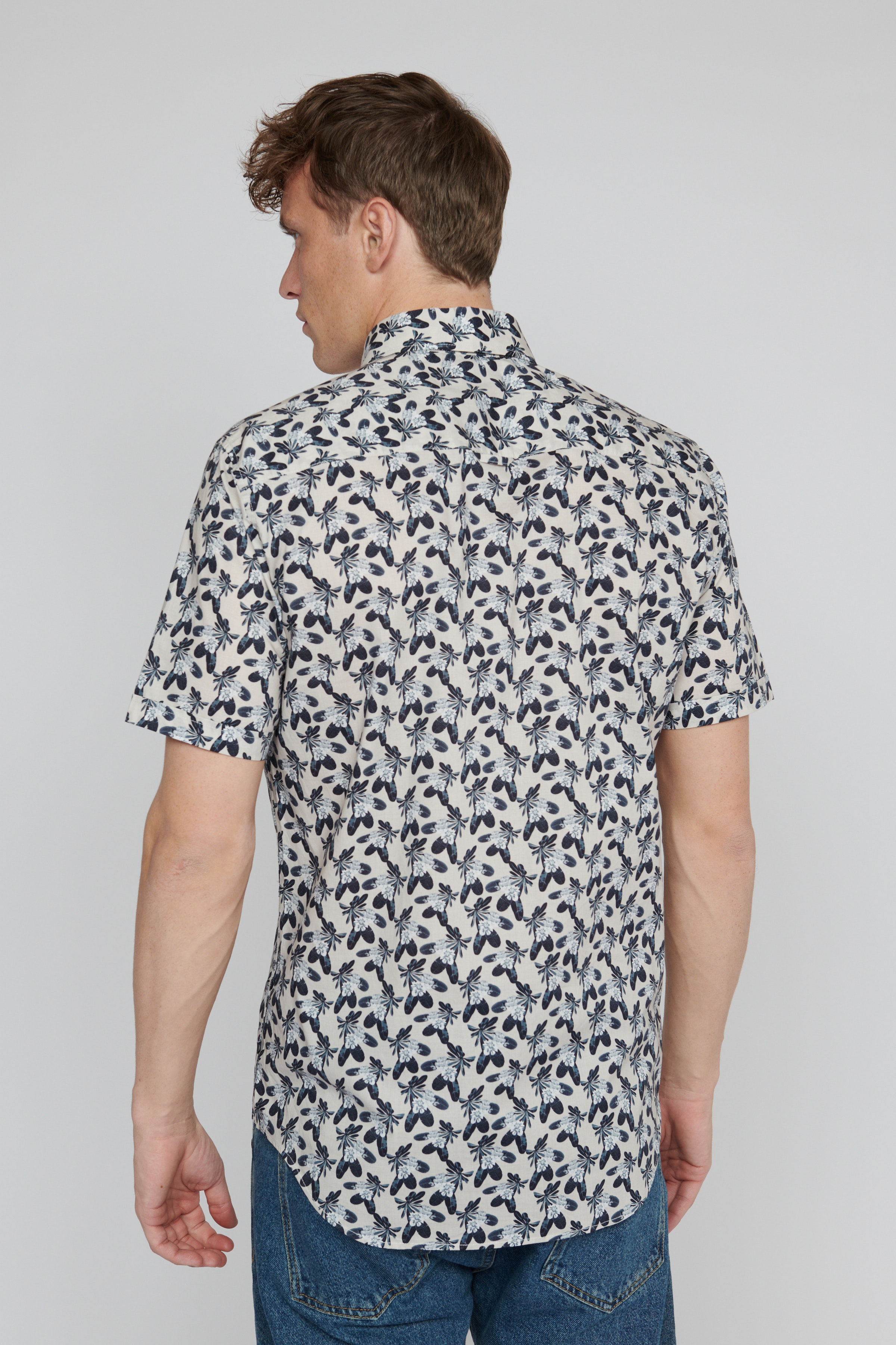 MAtrostol Shirt LOOKBOOK BACK 30207359-194011