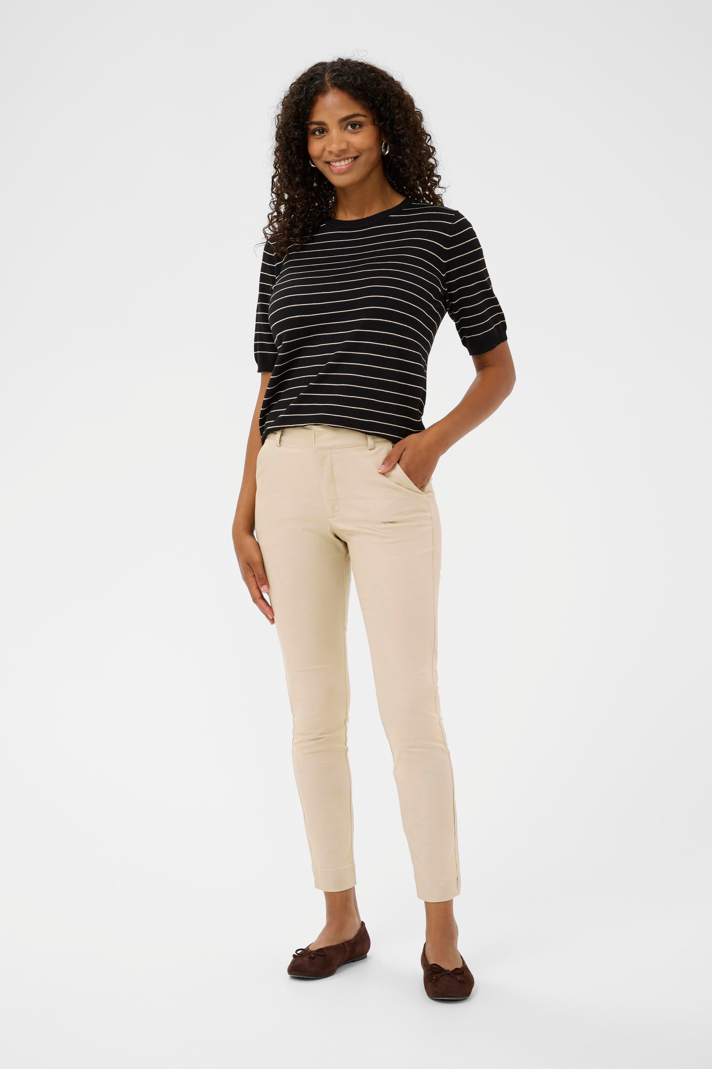 KAlea Bukser LOOKBOOK FRONT 10505191-151305