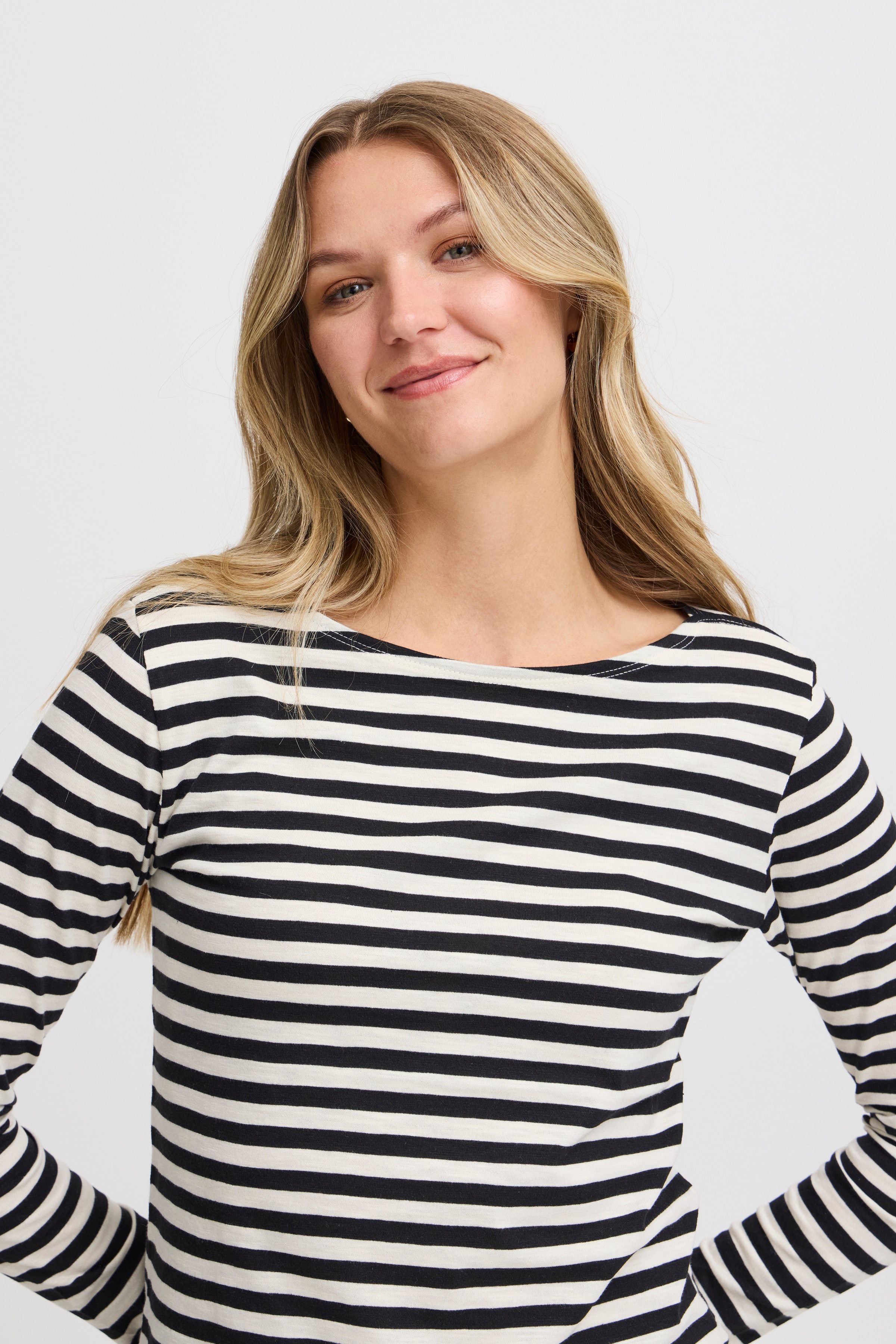 FRMYE T-shirt LOOKBOOK DETAIL 20614477-200115