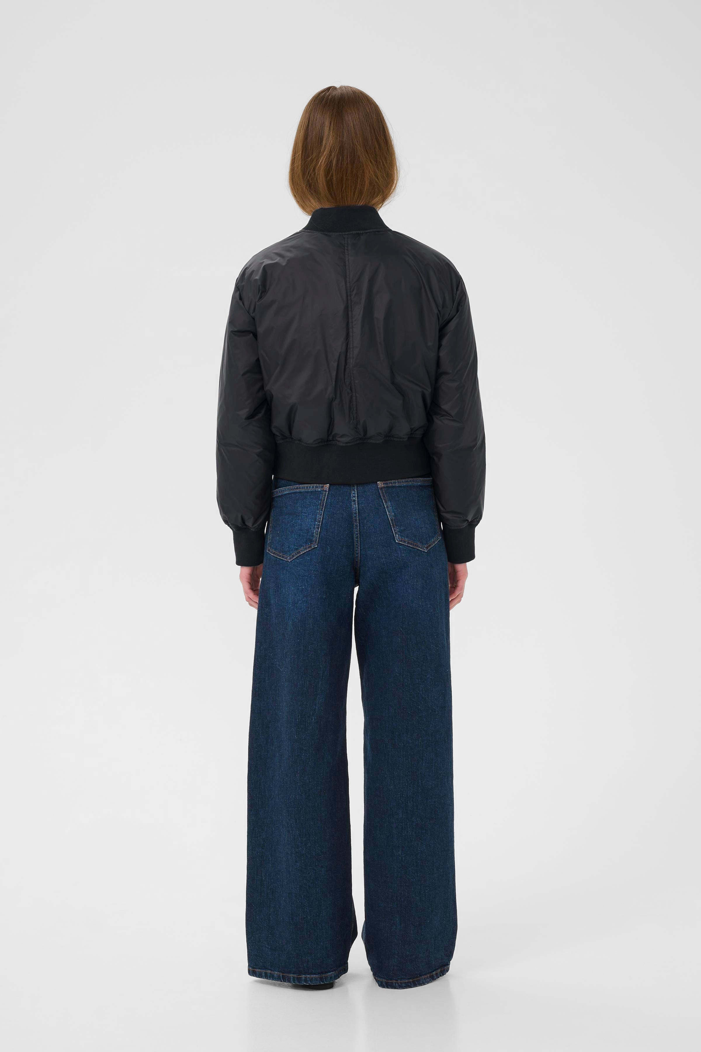 KialinnIW Cropped bomber jacket LOOKBOOK FRONT 30110657-194008