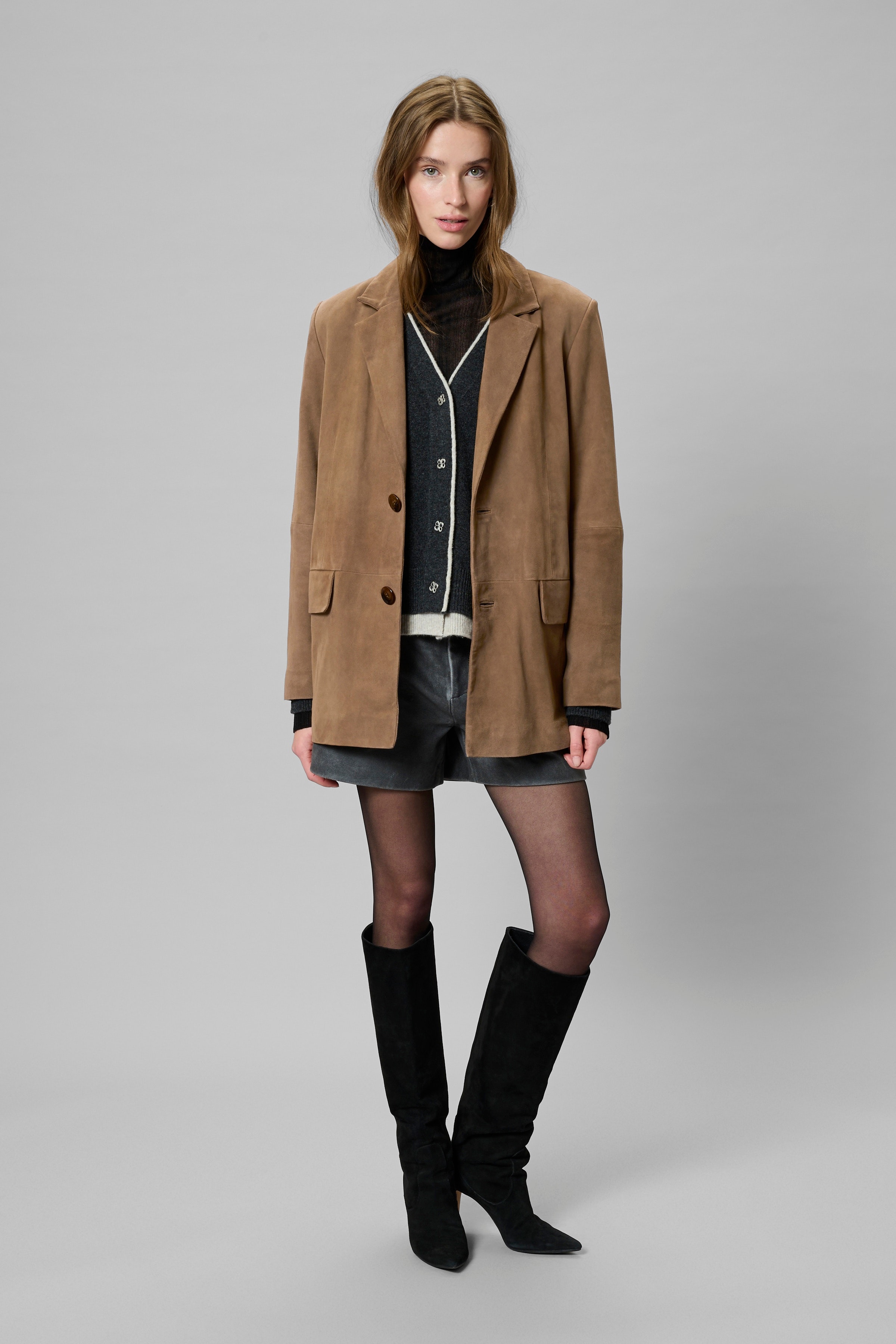 TaraMW Wildleder-Blazer LOOKBOOK FRONT 10705298-108673