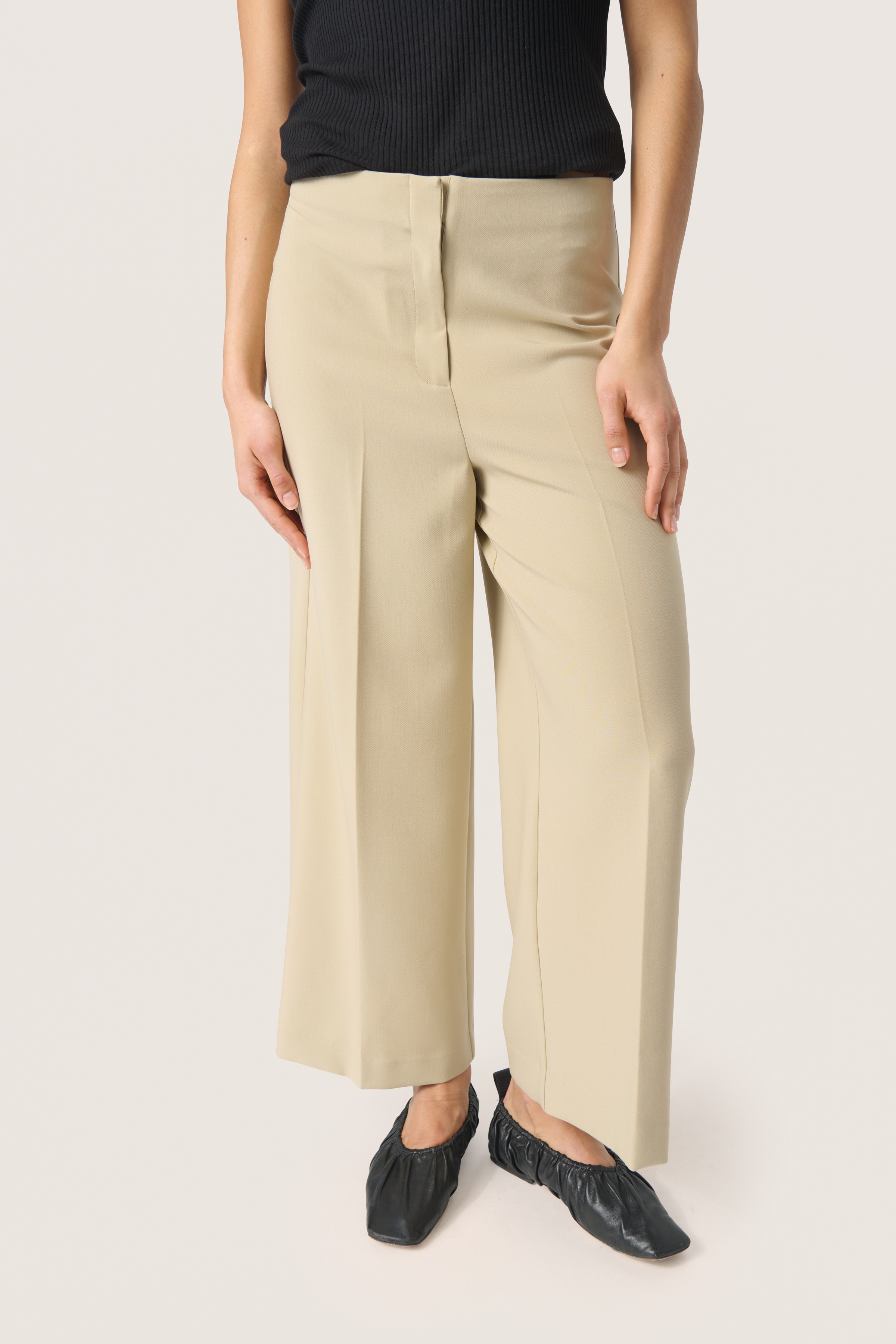 SLCorinne Cropped Trousers LOOKBOOK FRONT 30407013-150309