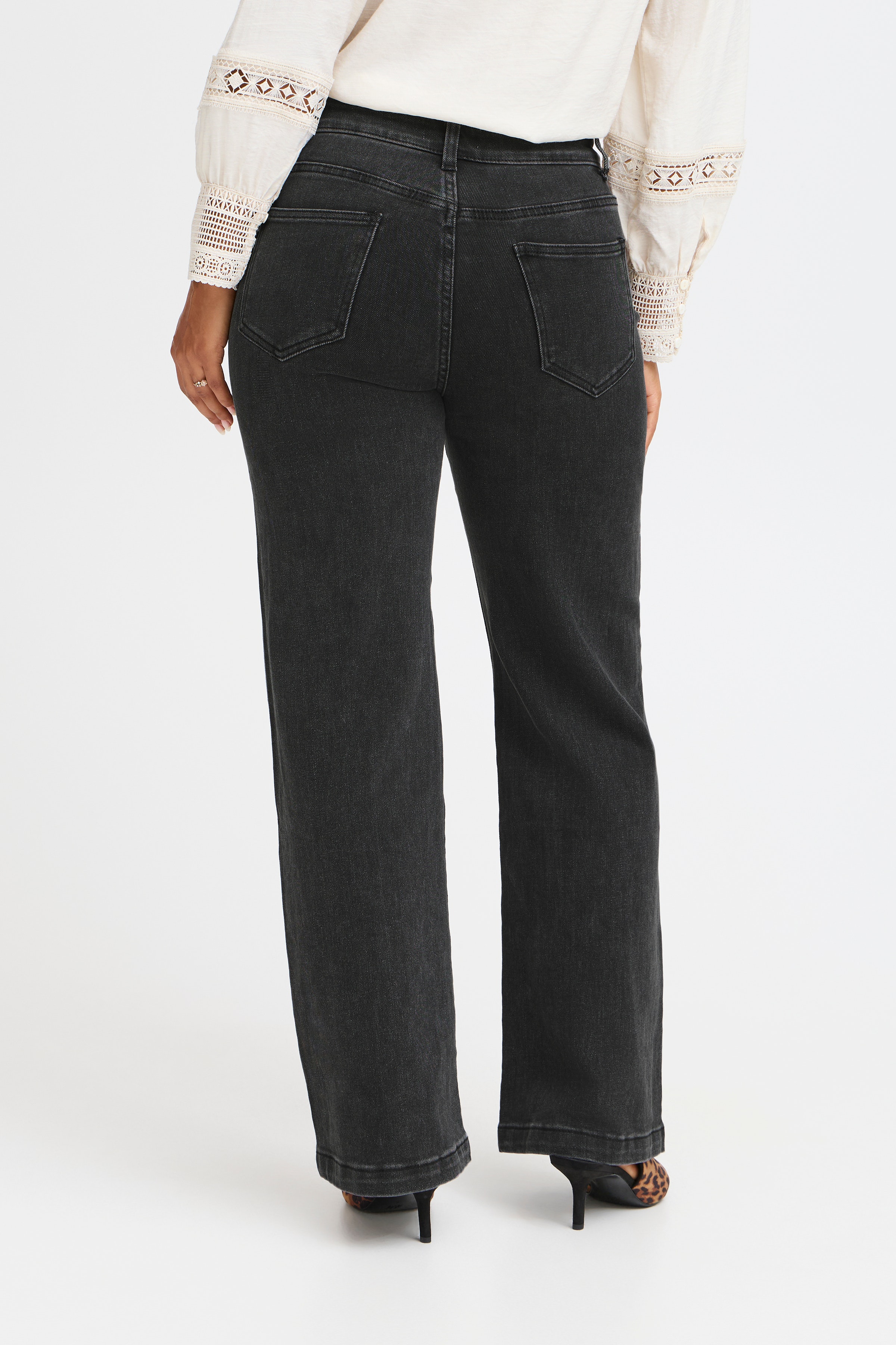SBBIANCA Jeans LOOKBOOK FRONT 22100842-203585