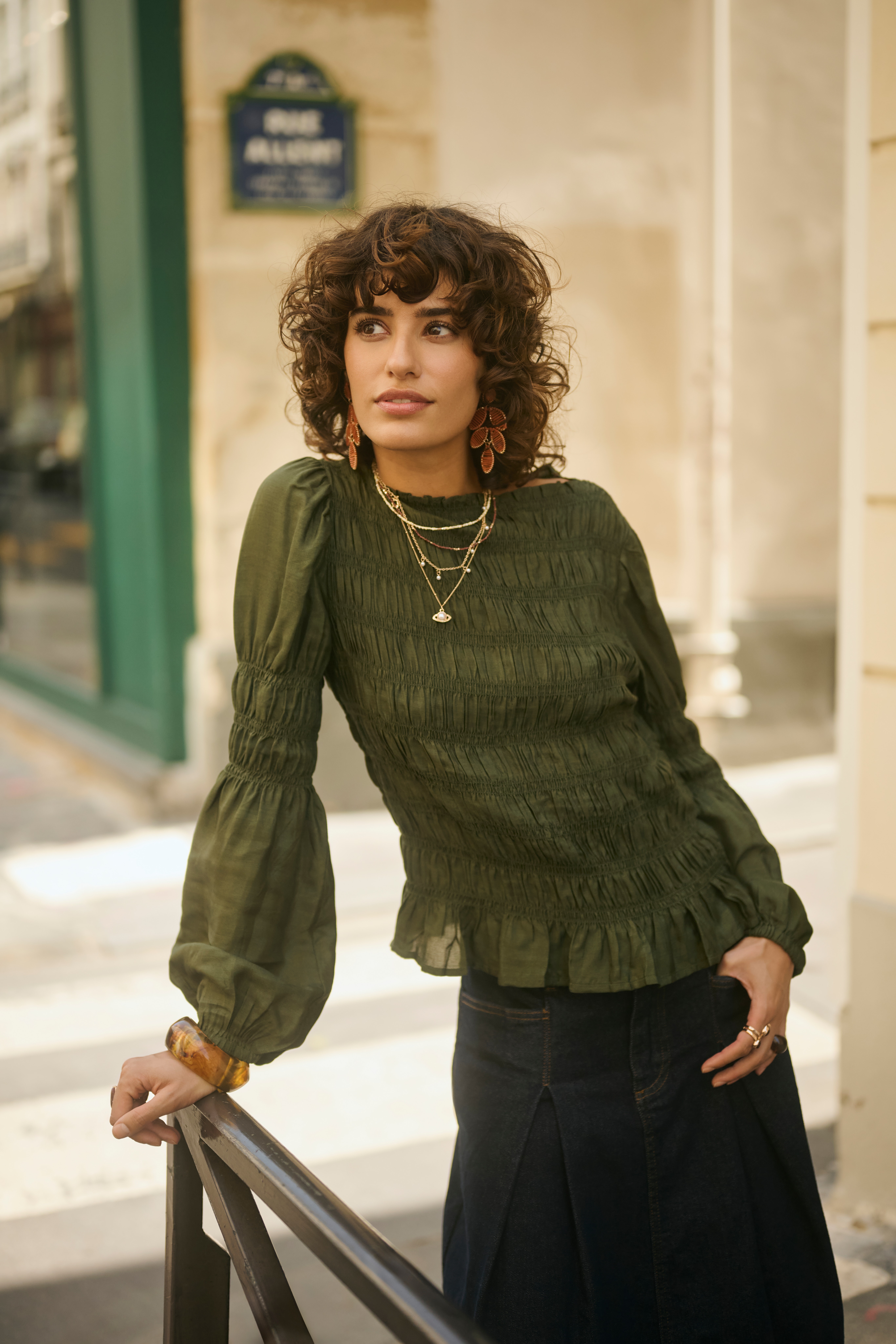 CRHenva Blouse LOCATION NONE 10607869-190419