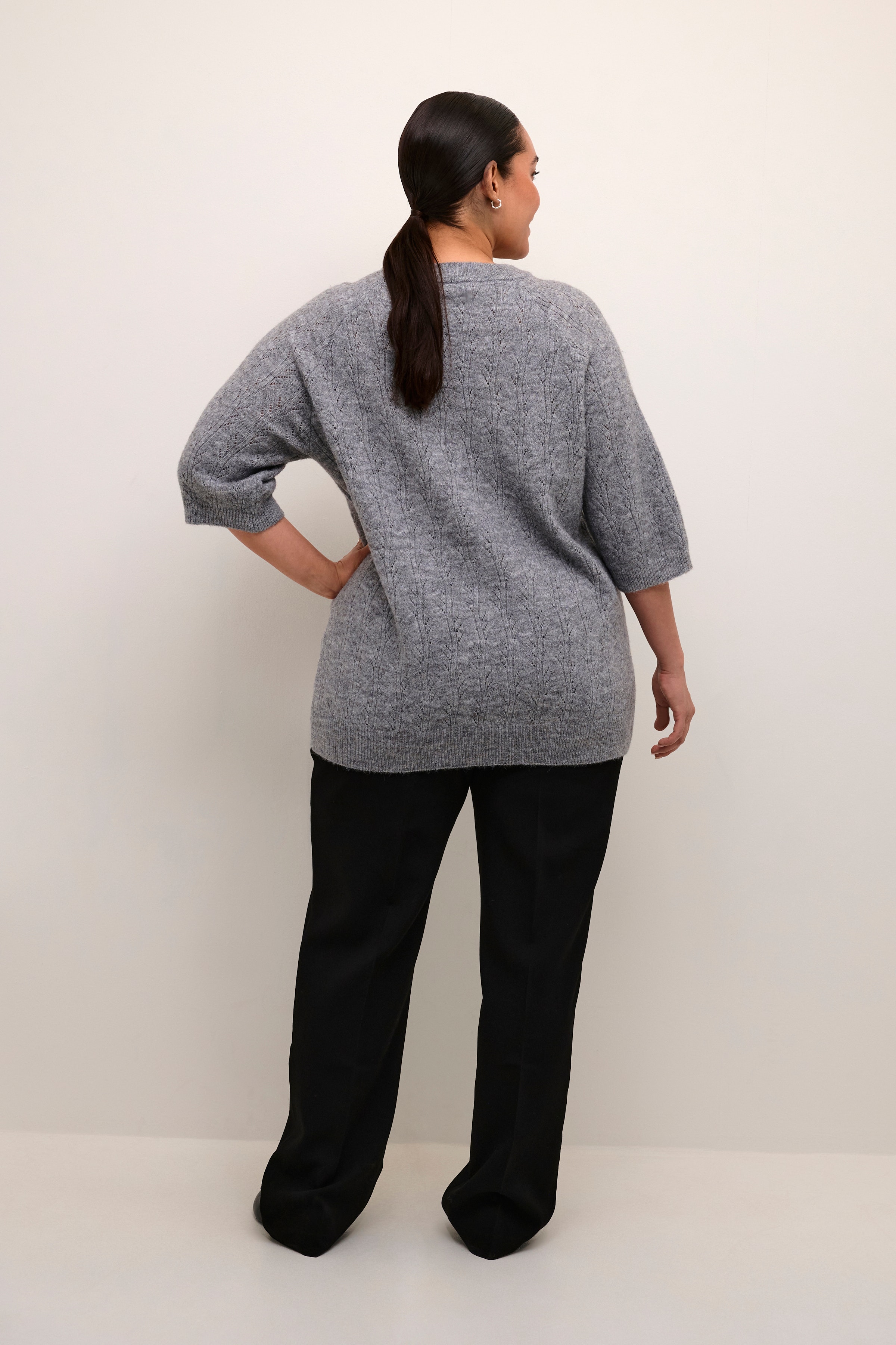 KCtenna Pullover LOOKBOOK BACK 10582836-100123