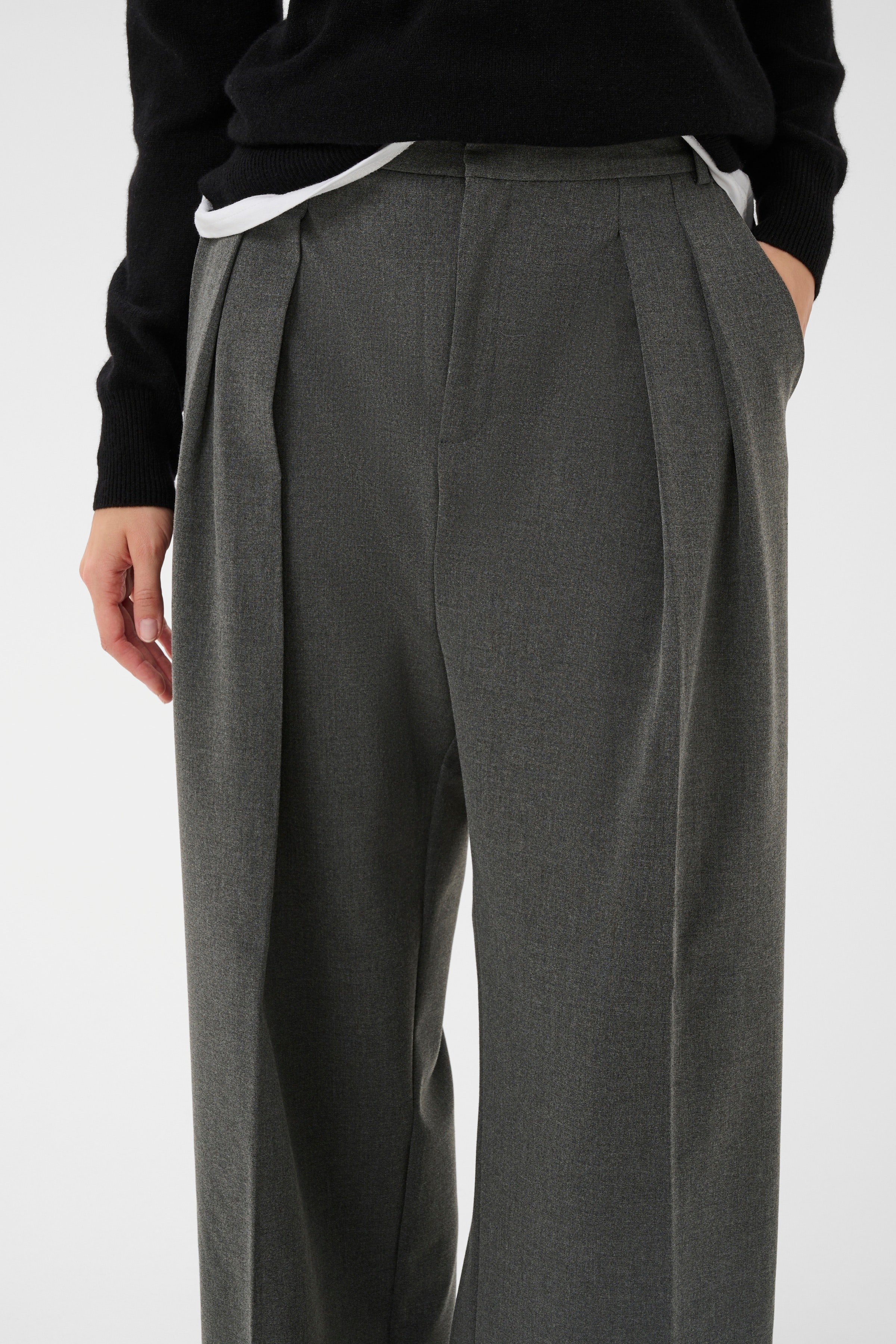 NataliaIW Trousers LOOKBOOK DETAIL 30110147-302304