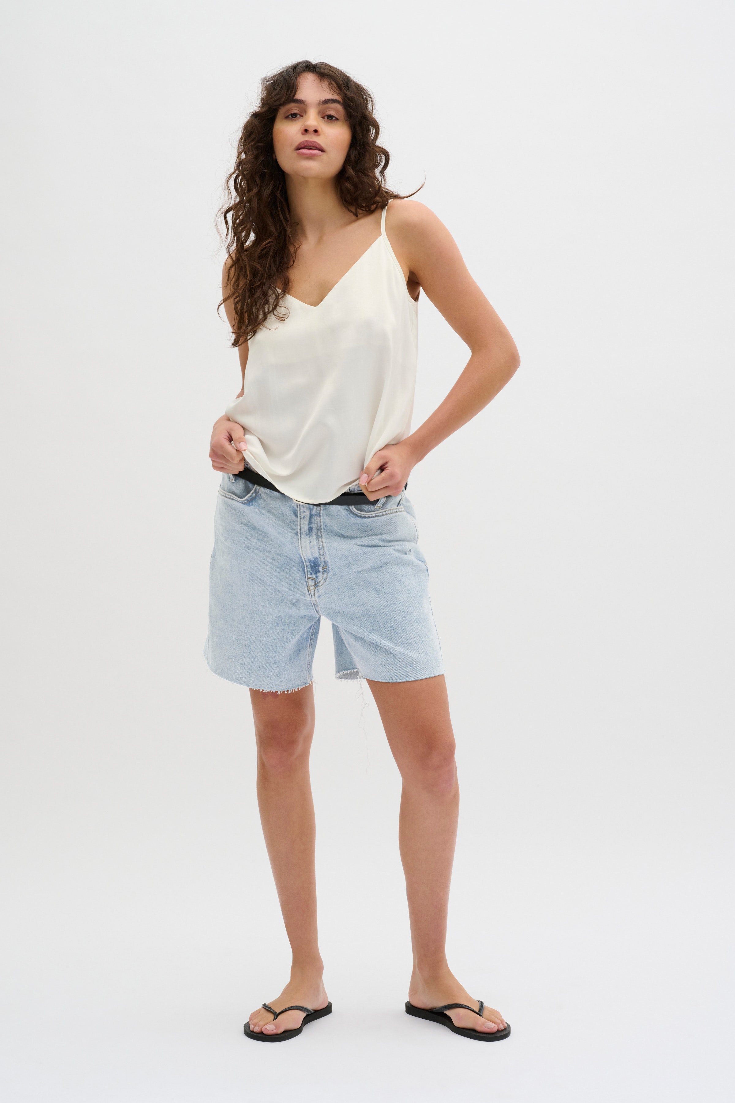 LucyMW Shorts LOOKBOOK FRONT 10704732-100046