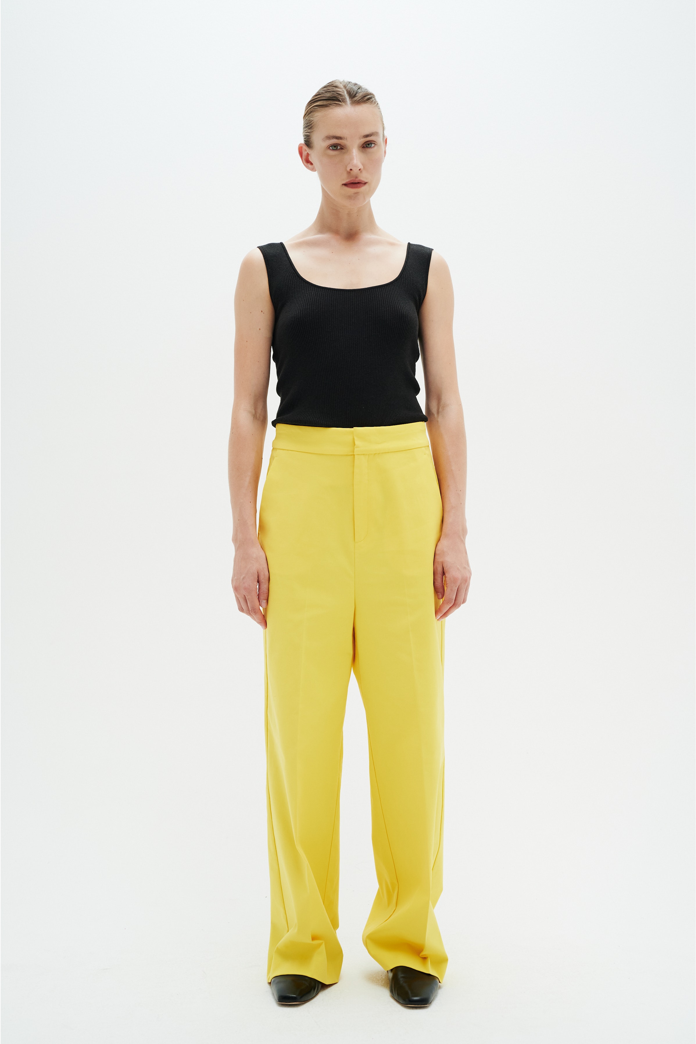 QuincieIW Byxor LOOKBOOK FRONT 30108334-140756