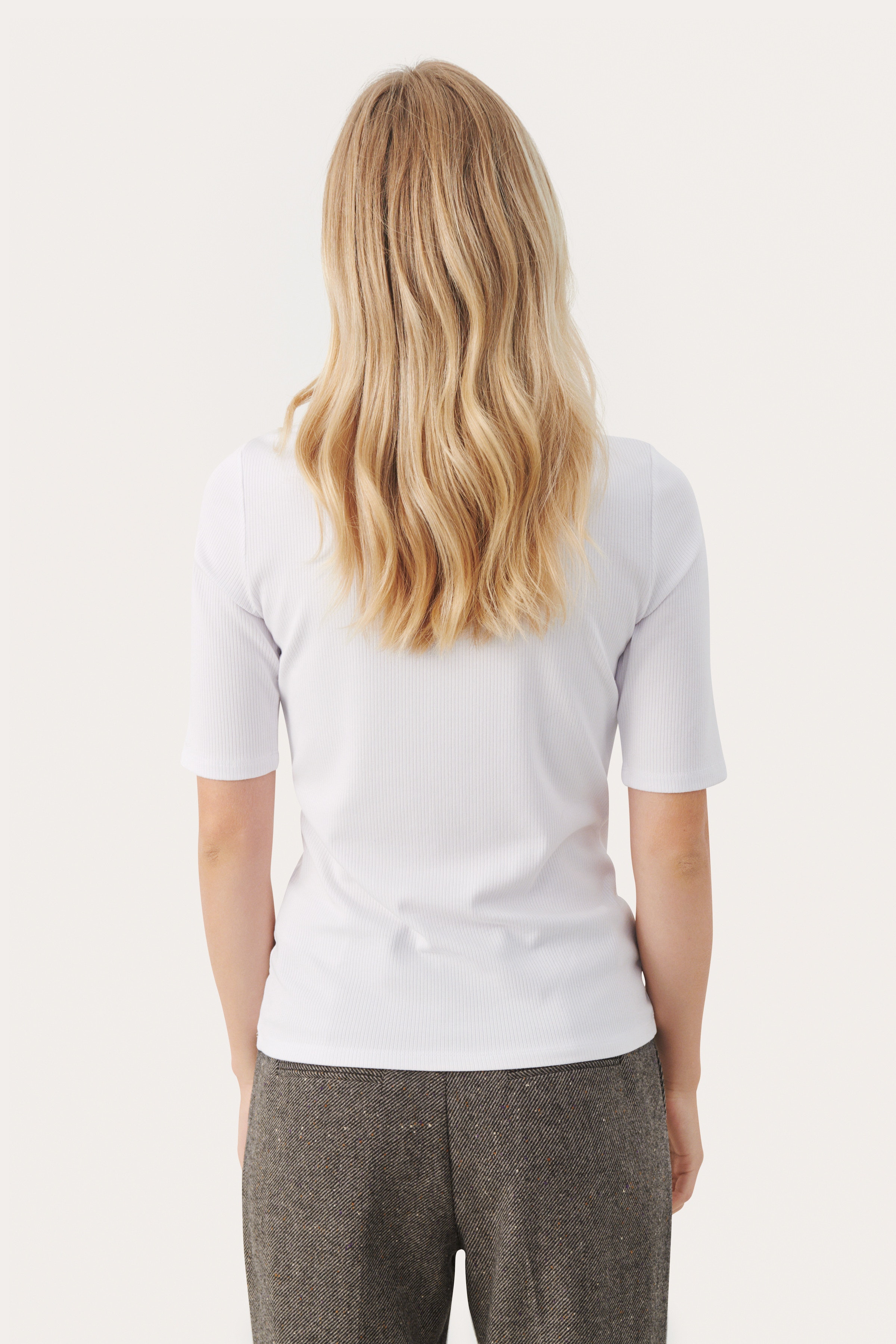 CaitPW T-shirt LOOKBOOK BACK 30308105-110601