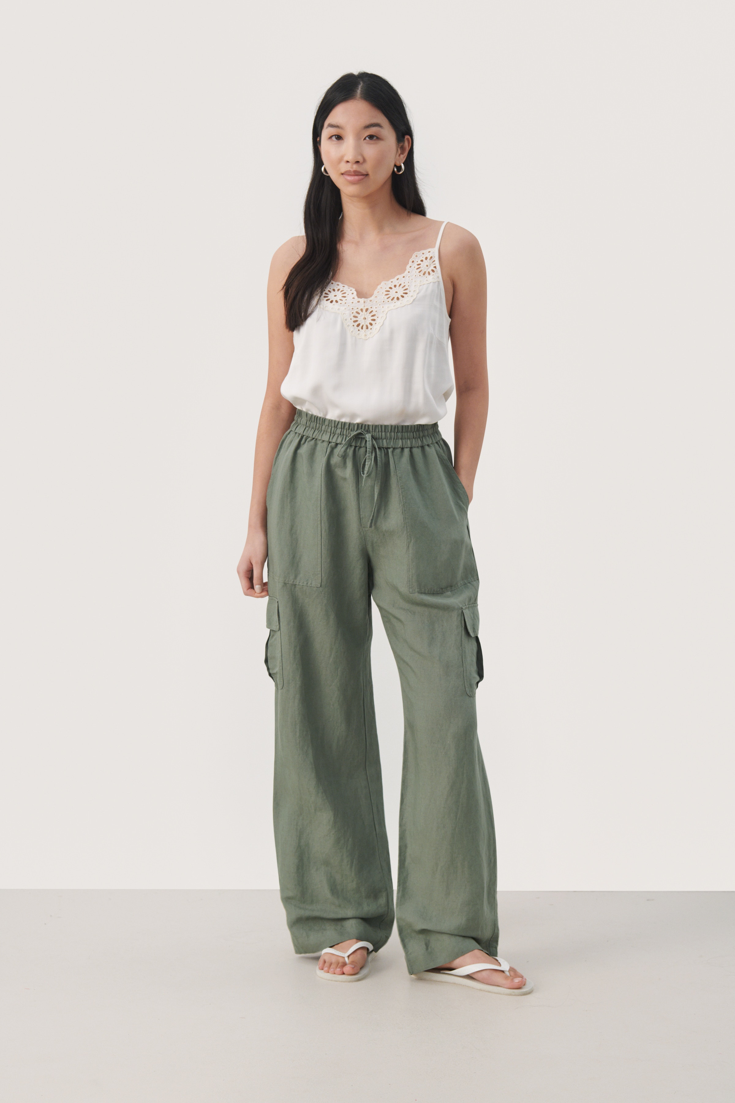 GraziaPW Linen Cargo trousers LOOKBOOK FRONT 30308676-185806