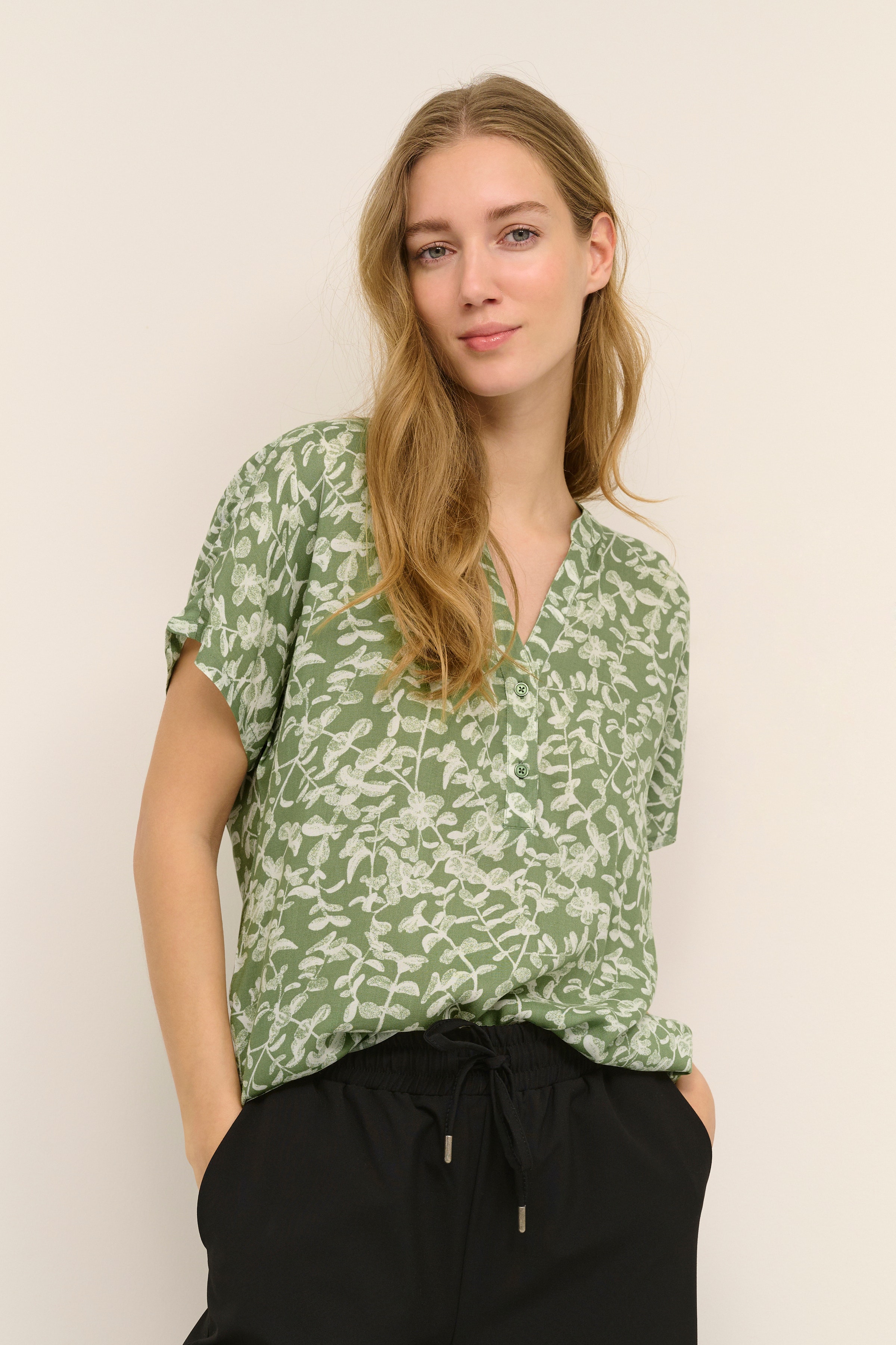 Blouse LOOKBOOK FRONT 10552084-103670