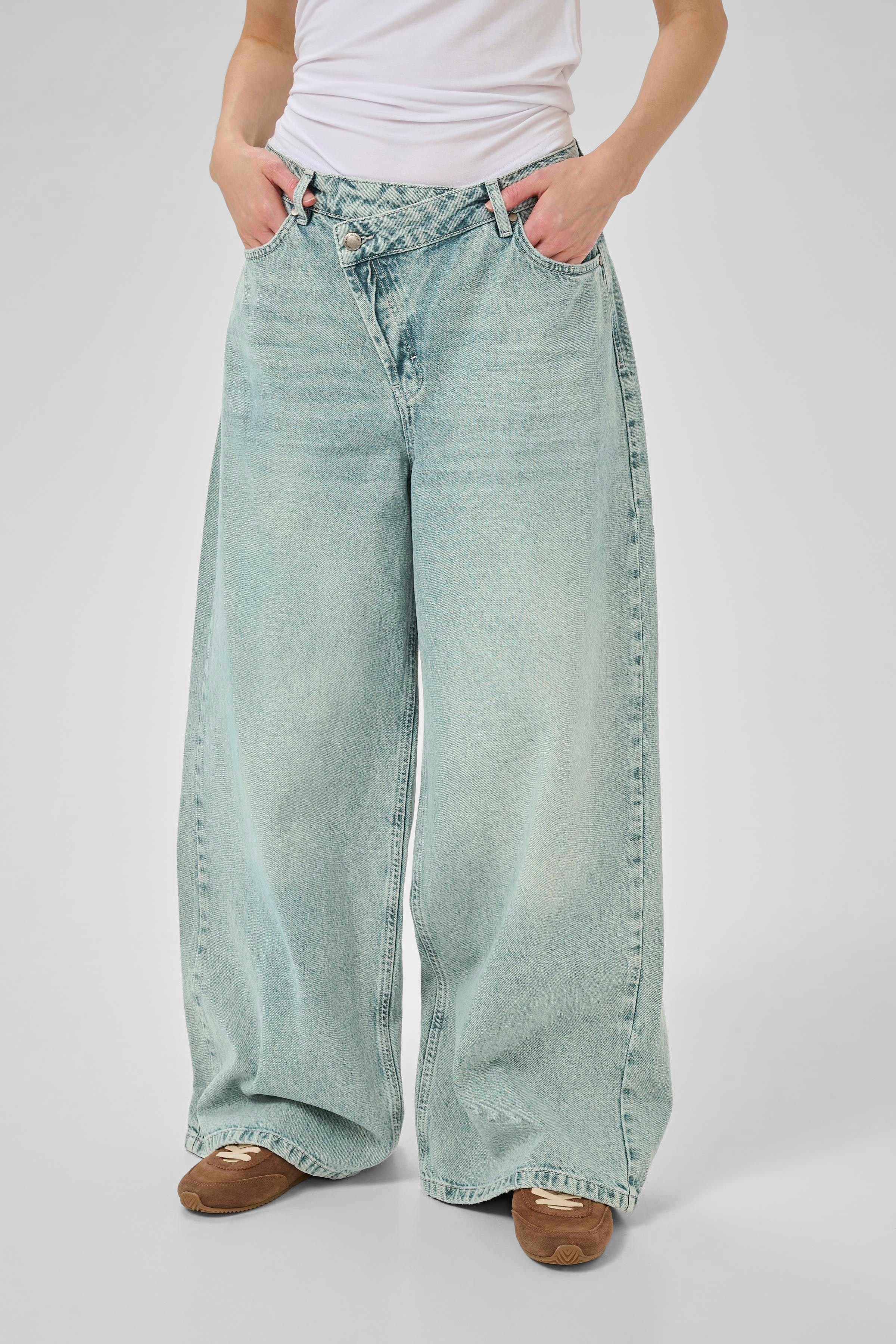 MWMalin Wrap X-Wide Jeans LOOKBOOK FRONT 10705308-100050