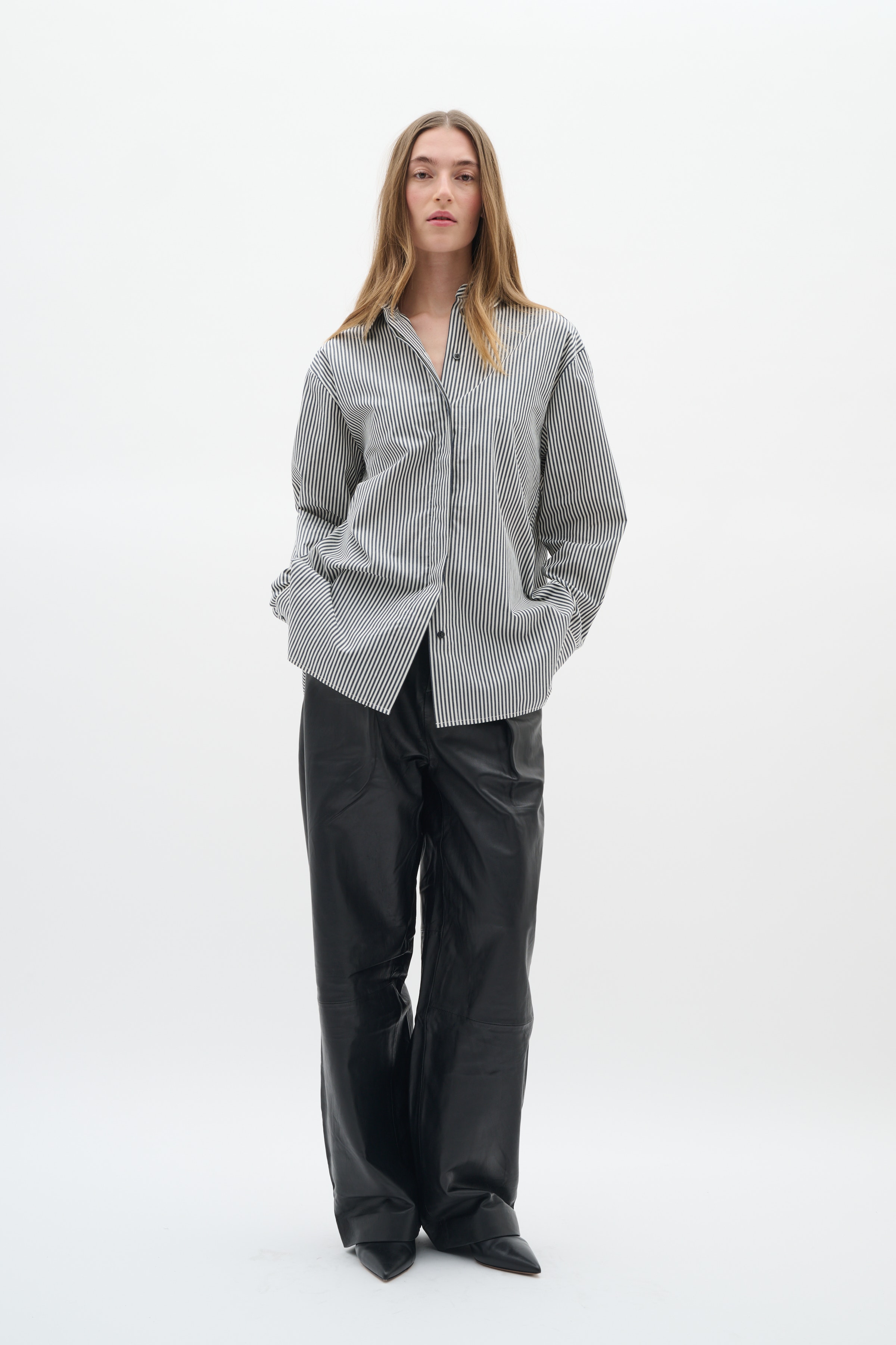 NataljaIW Shirt LOOKBOOK FRONT 30111016-300667