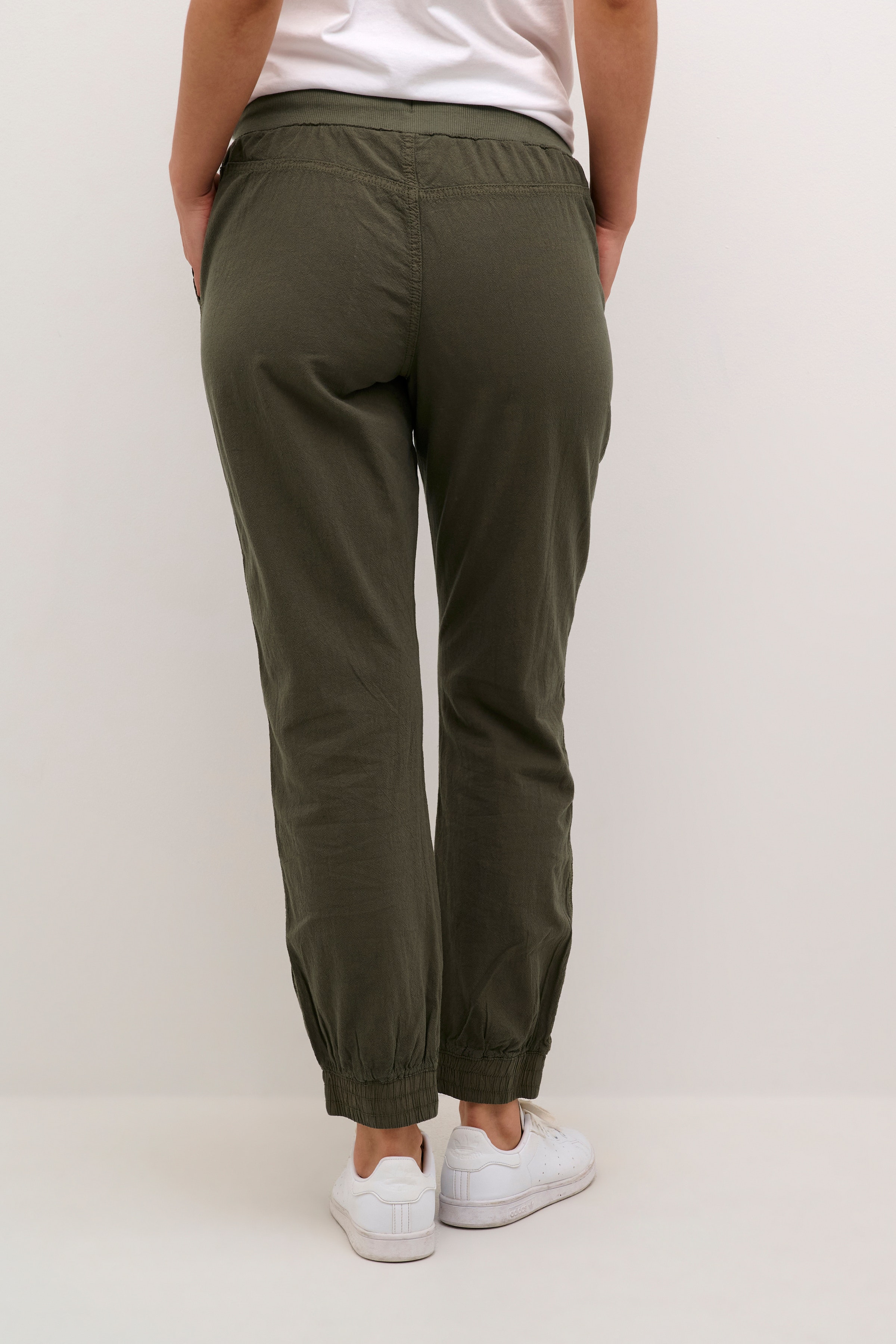 KAnaya Trousers LOOKBOOK BACK 10505397-190511