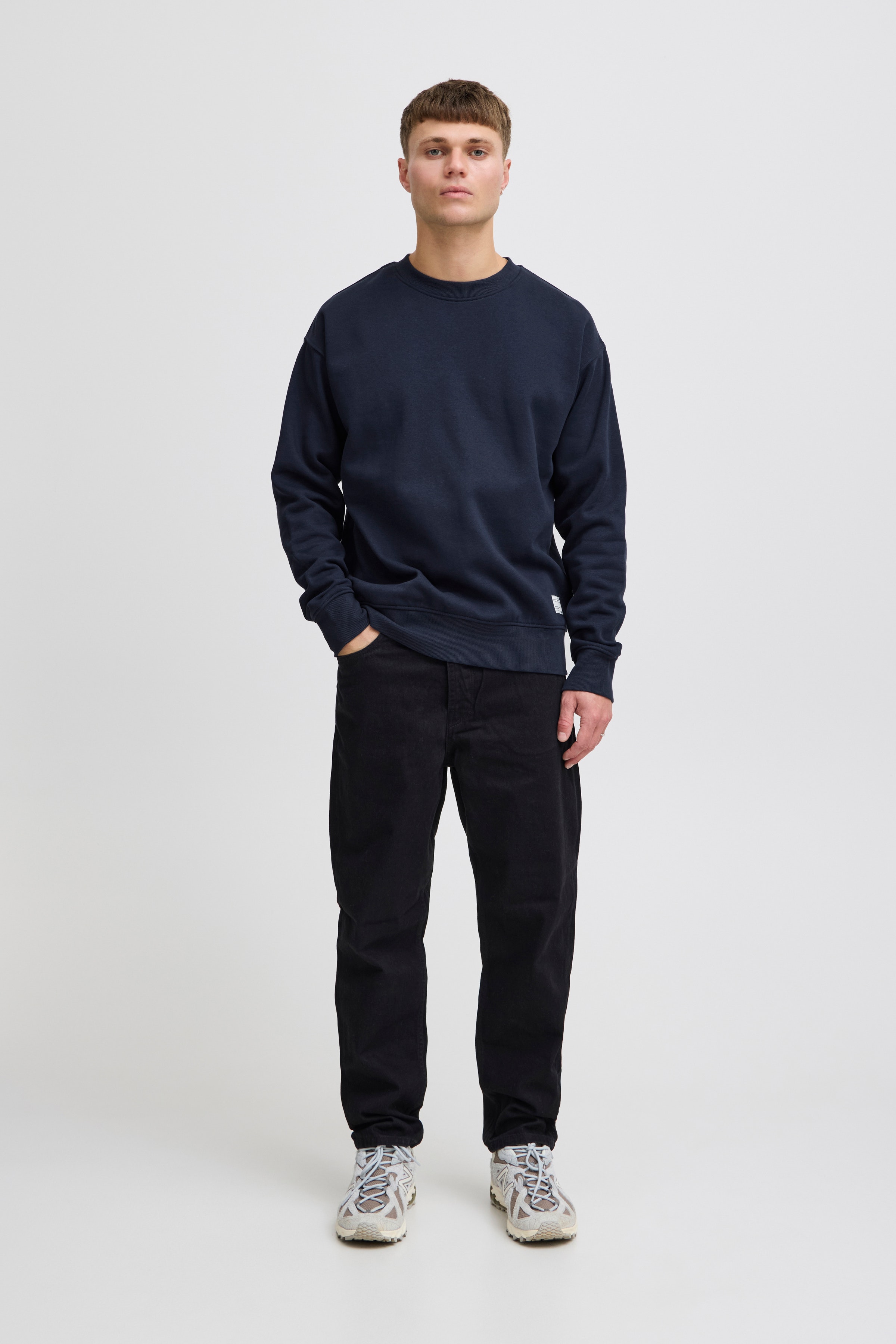 SDLENZ Sweatshirt LOOKBOOK FRONT 21107419-194010