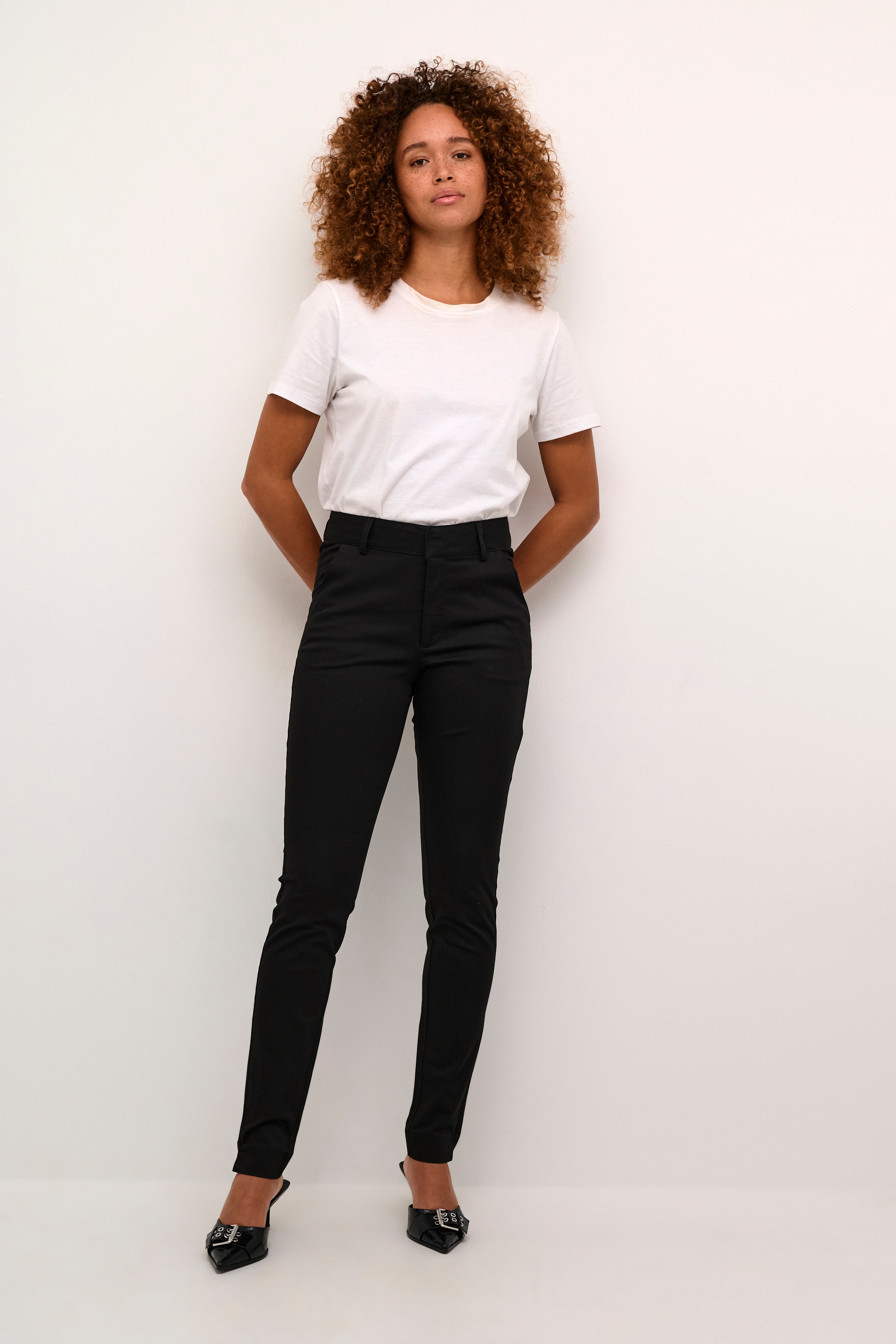 KAlea Broek LOOKBOOK FRONT 10509141-100121