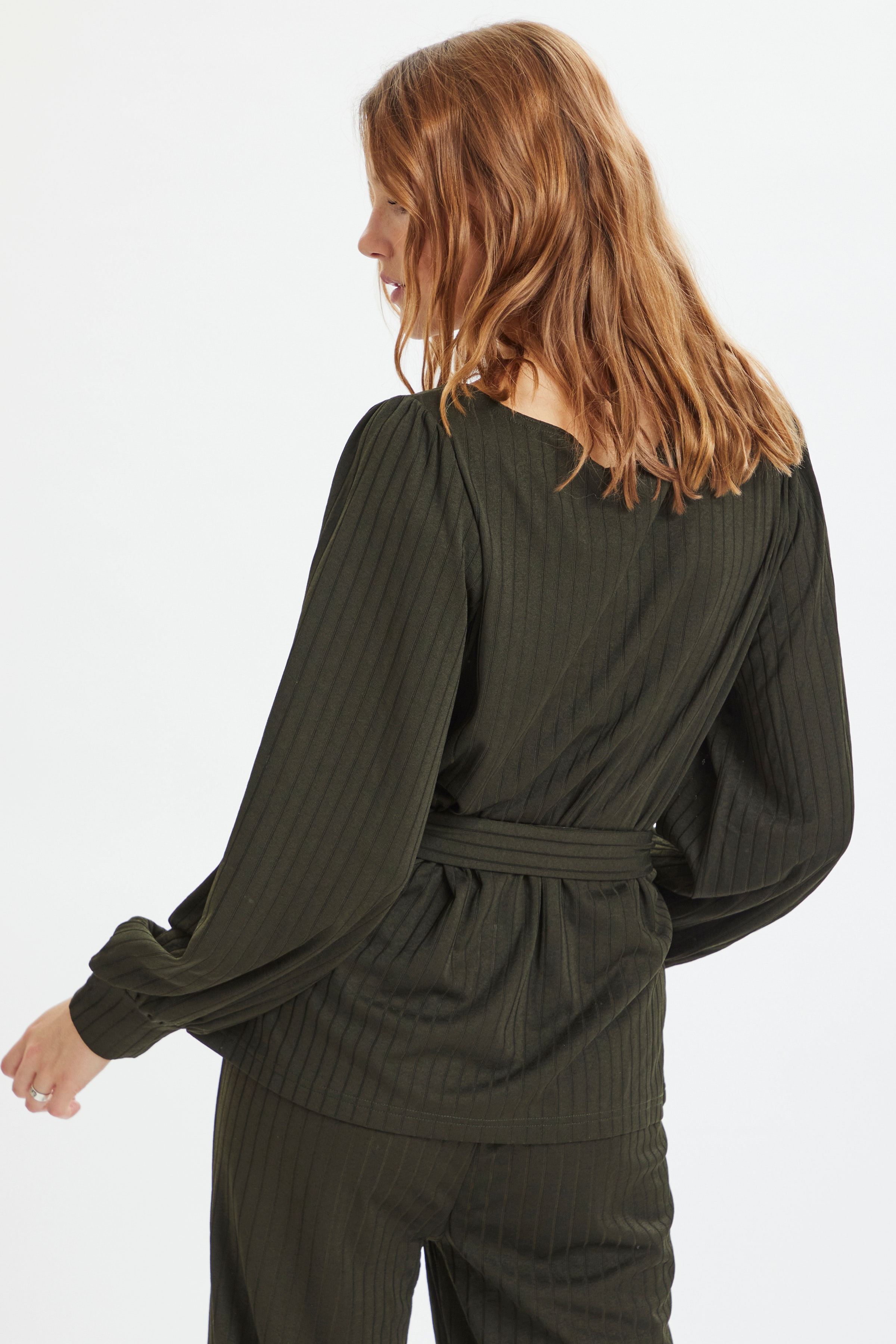 IlmaSZ Blouse

 LOOKBOOK BACK 30511412-190509