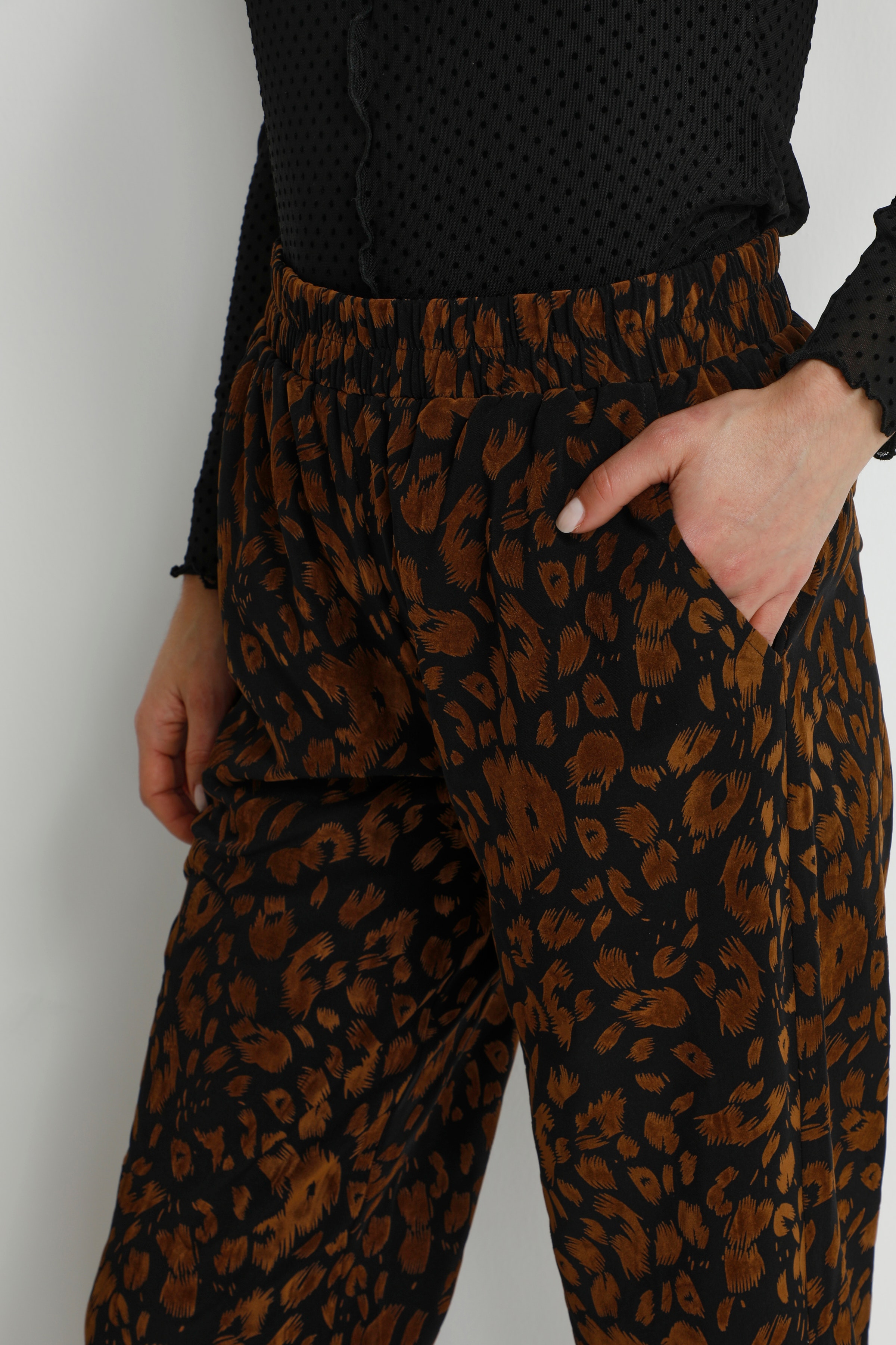 CRUnagi Trousers LOOKBOOK DETAIL 10610520-103298