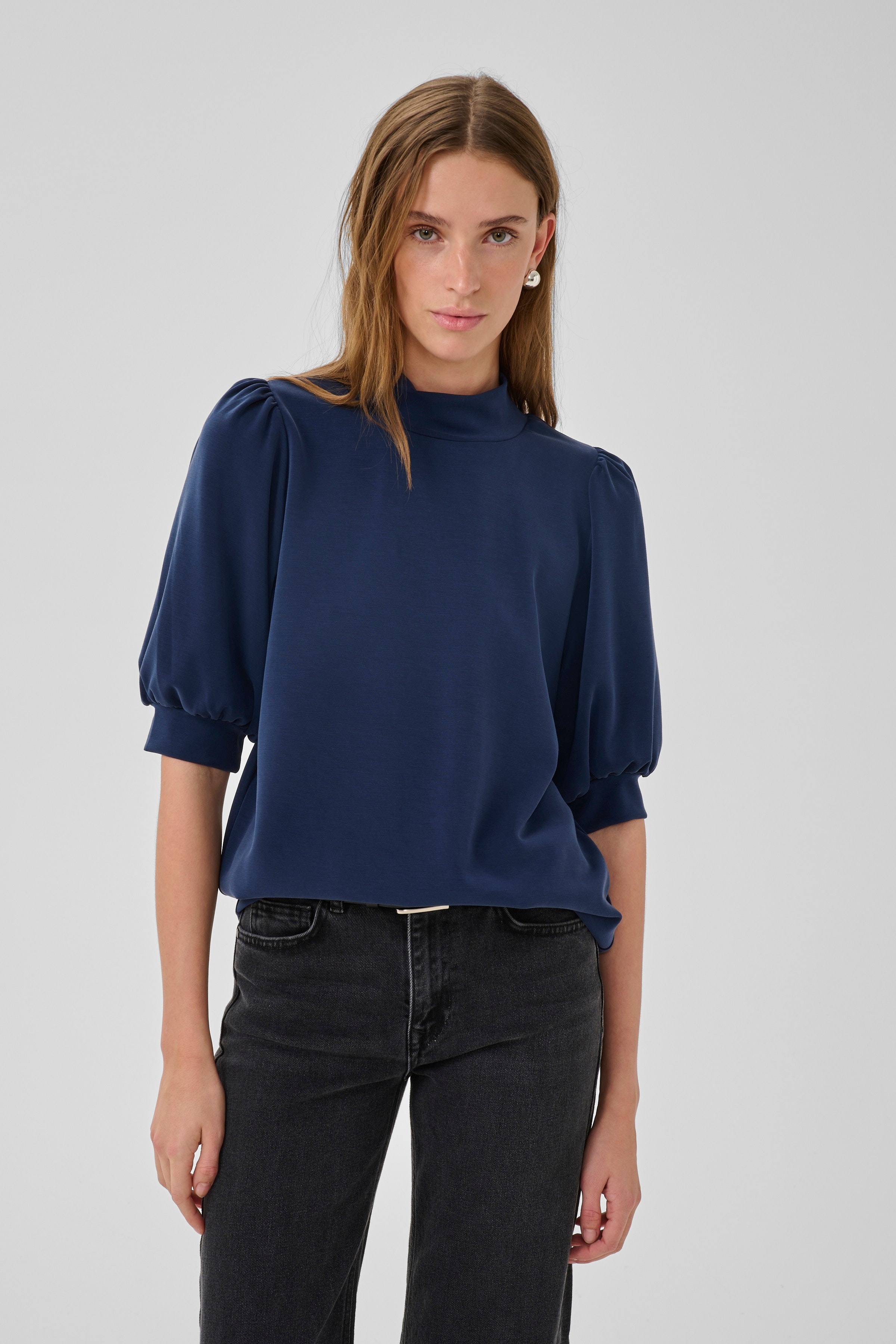 21 THE PUFF BLOUSE LOOKBOOK FRONT 10703704-194010