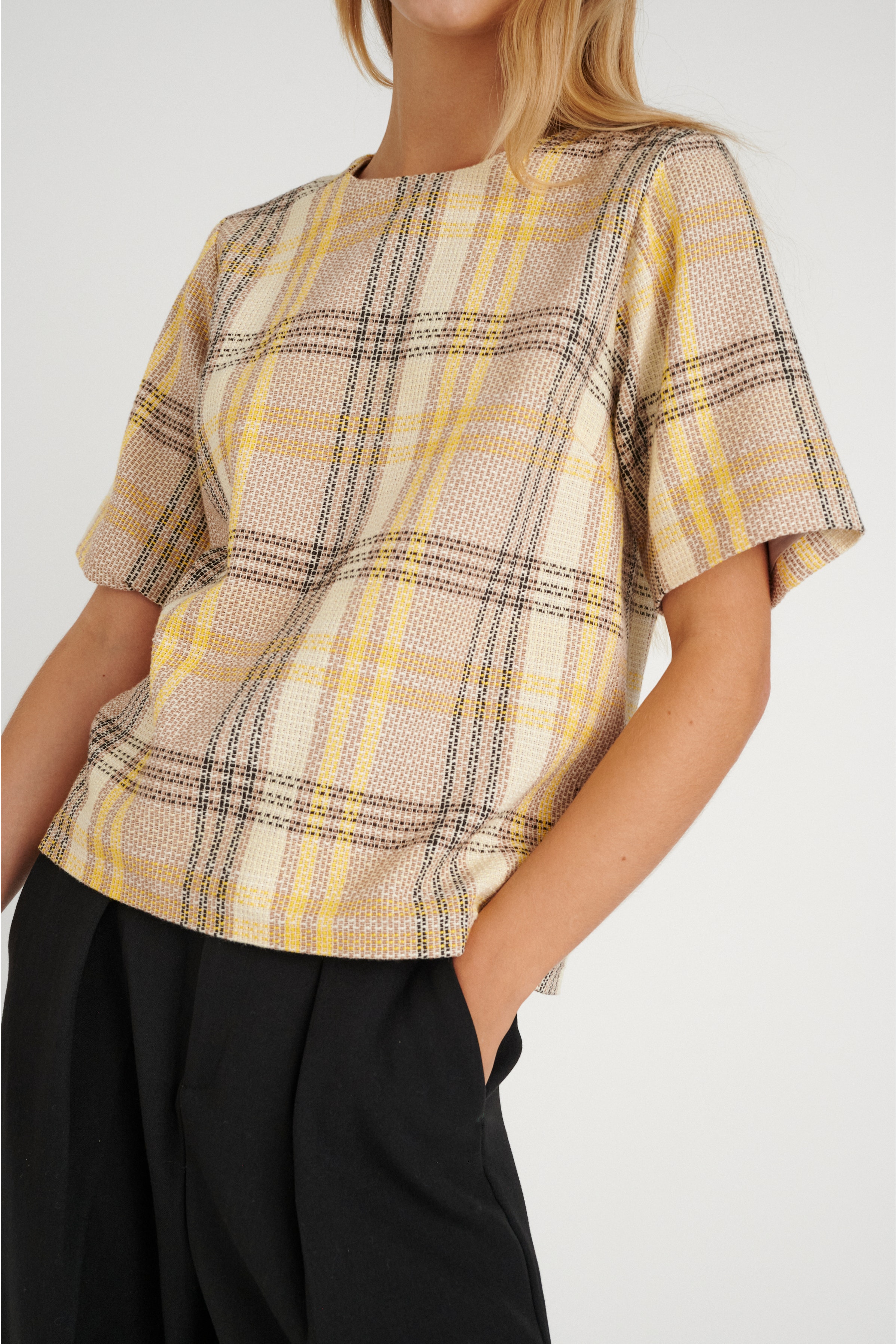 PerleIW Kurzarm-Bluse LOOKBOOK FRONT 30107132-300371