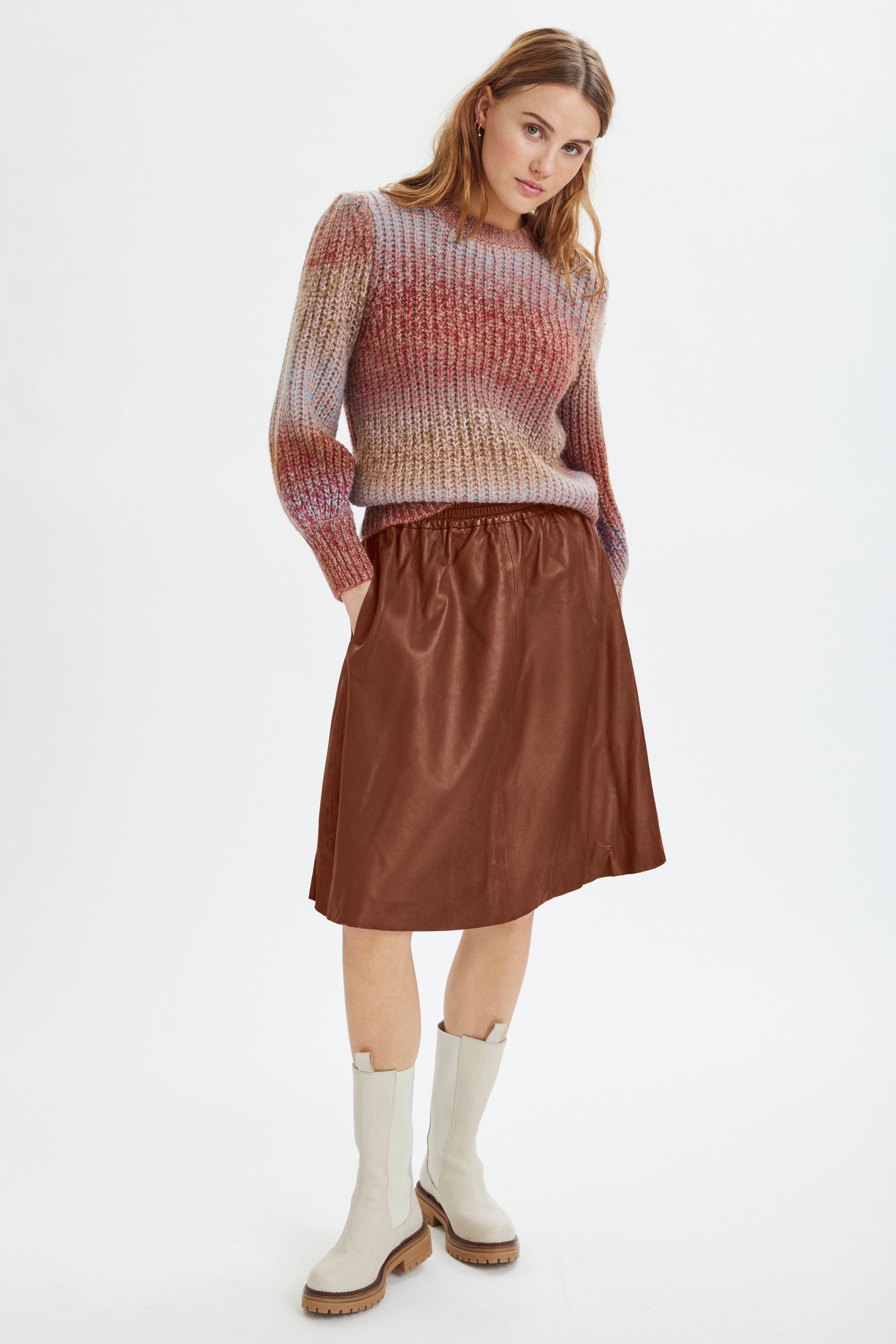 IbenSZ Skirt

 LOOKBOOK FRONT 30511343-191436