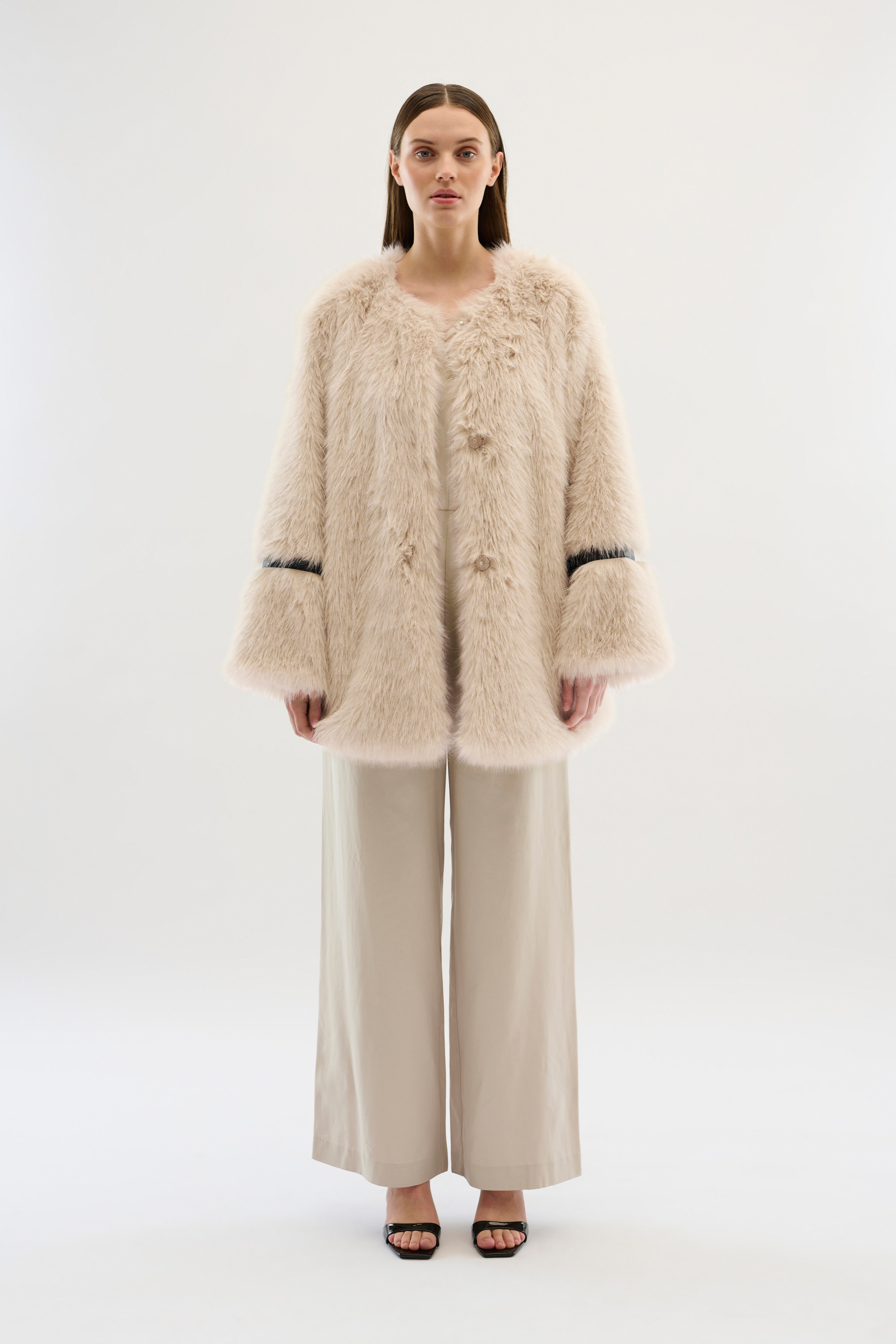 KBPearly Faux Fur jacka LOOKBOOK FRONT 10104998-154502