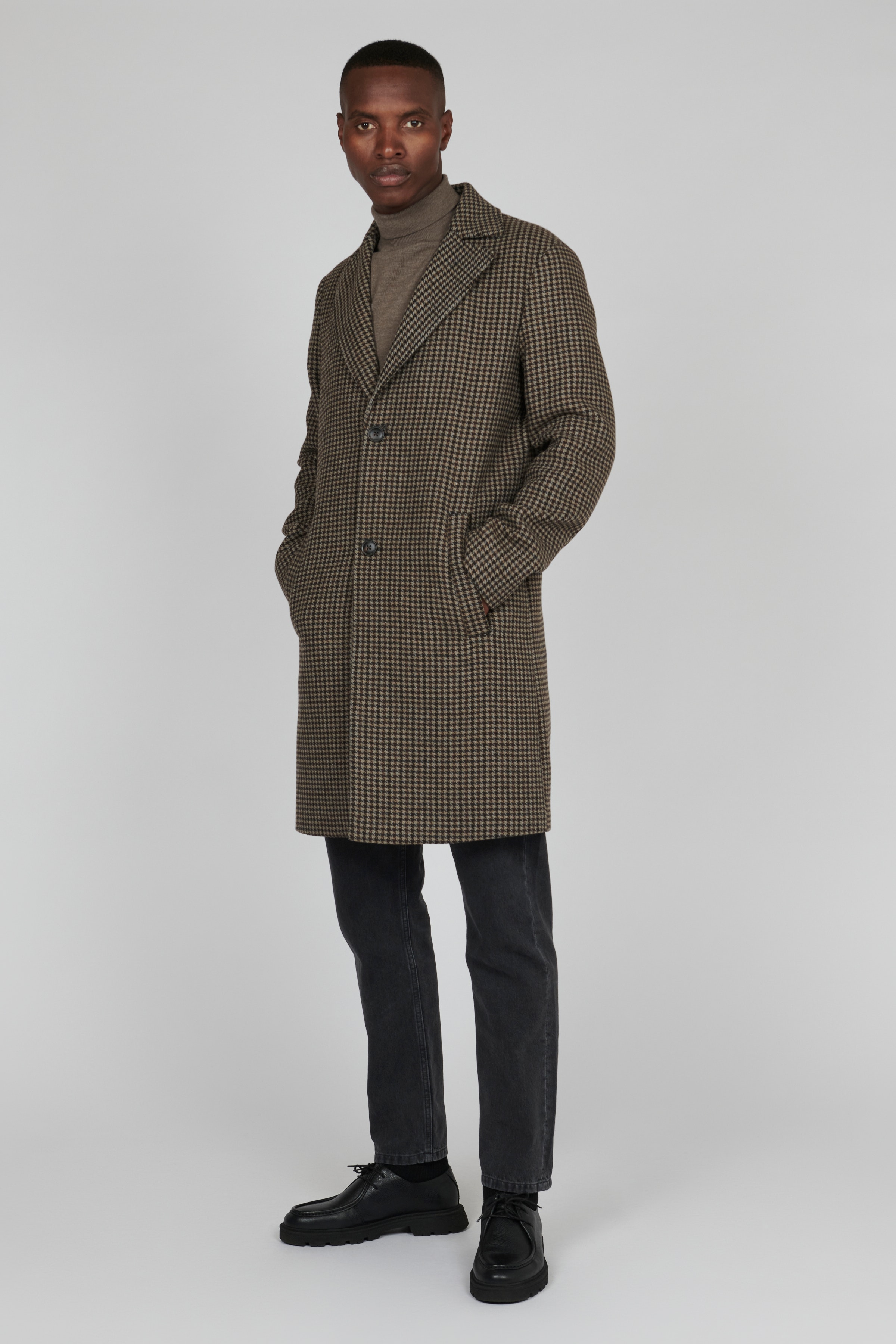 MAcristano Coat LOOKBOOK FRONT 30207086-190617