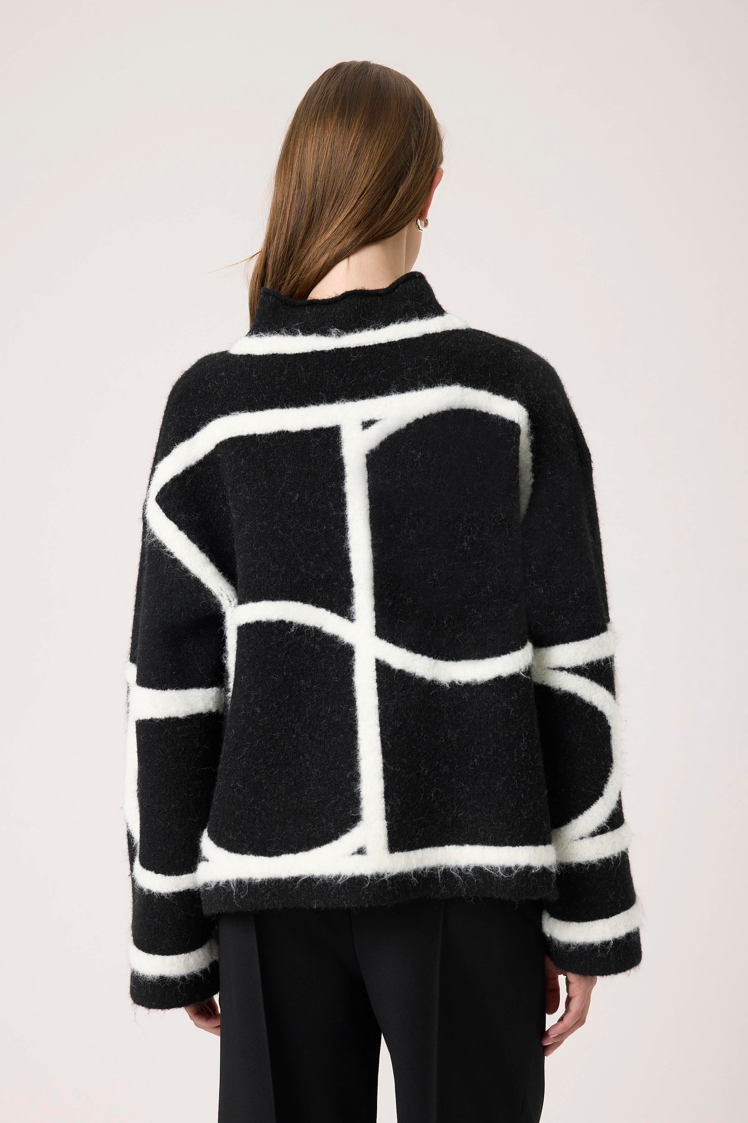 SLSorea Pullover LOOKBOOK BACK 30408778-304364