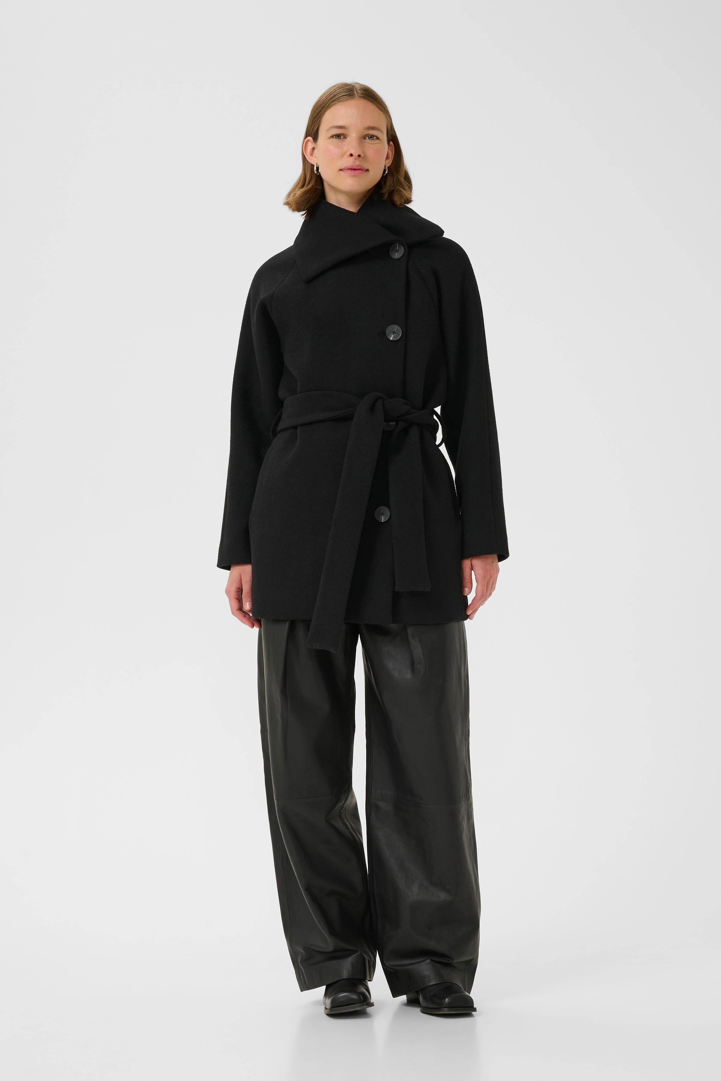 YunahIW Coat LOOKBOOK FRONT 30110611-194008