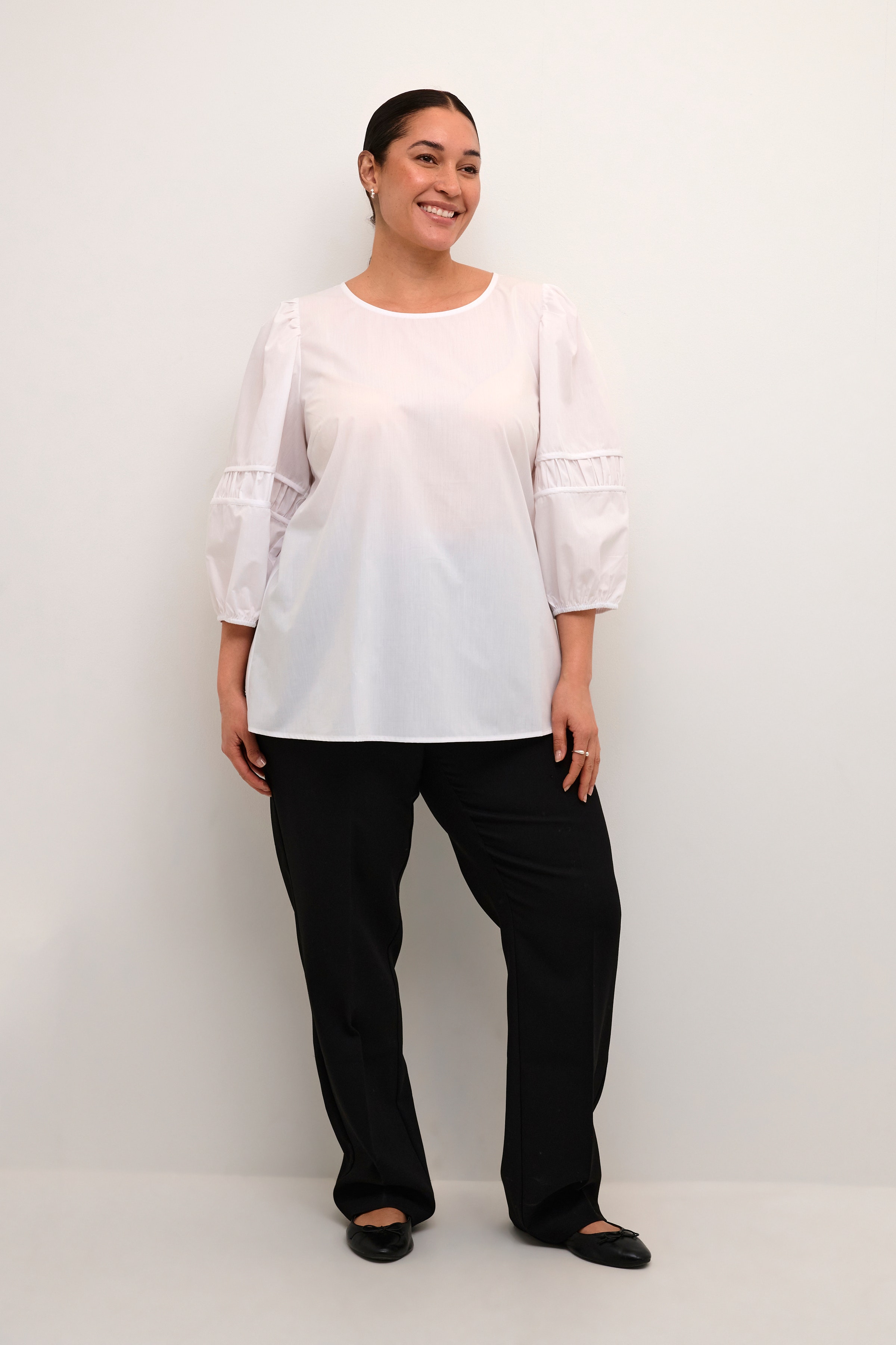 KCelina Blouse LOOKBOOK FRONT 10582883-110601