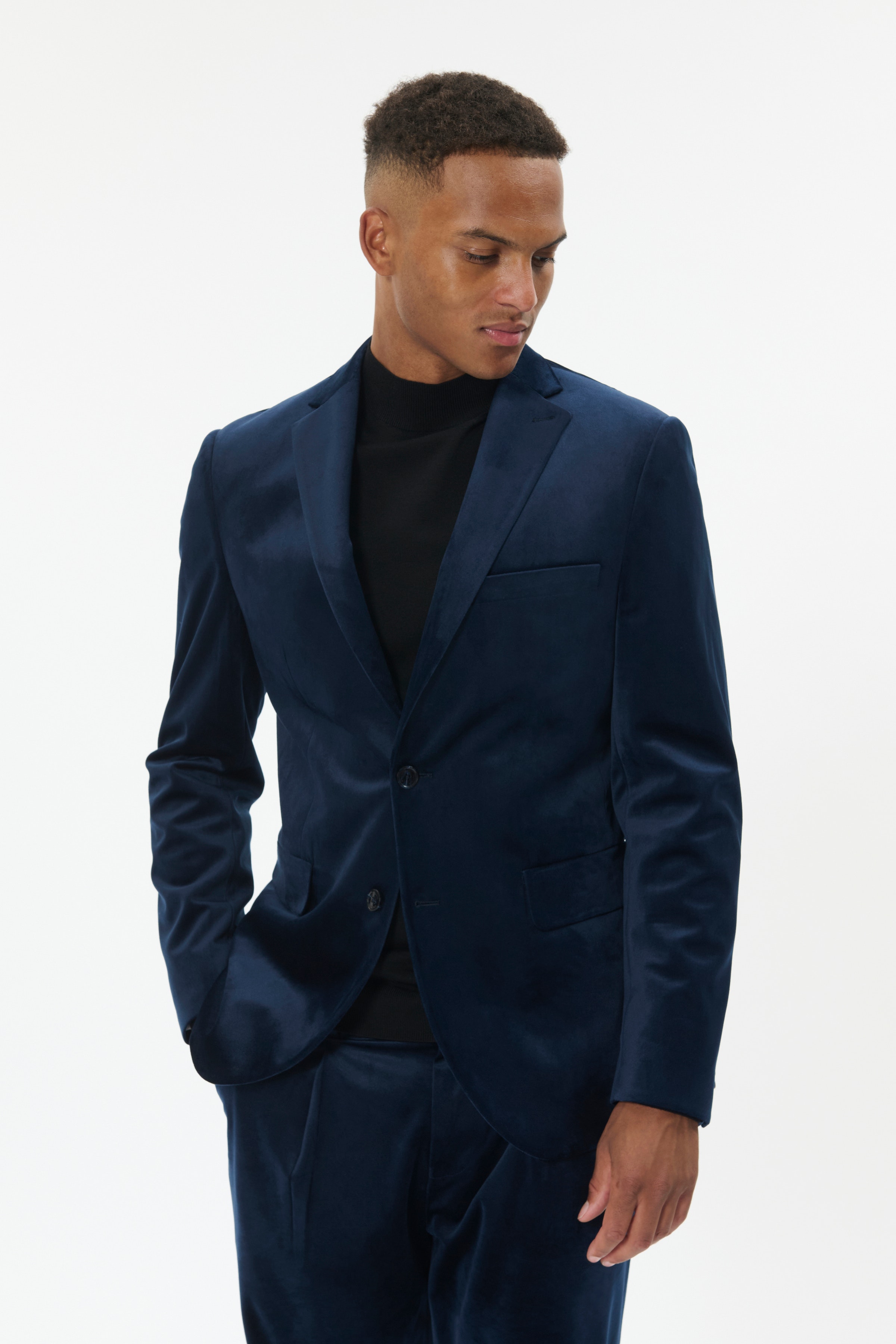 MAgeorge Velour Blazer LOOKBOOK FRONT 30205027-301664