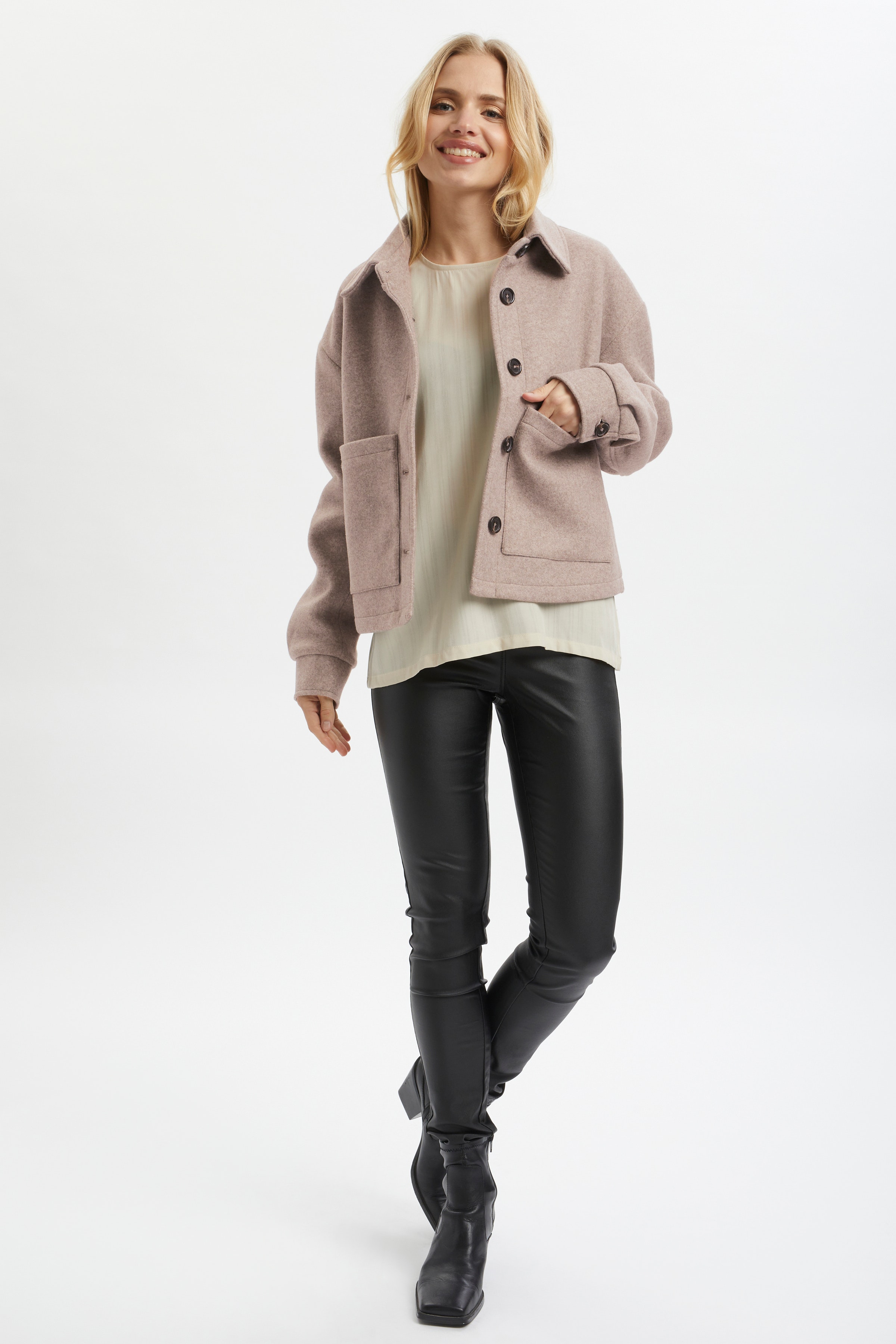 KAmelida Jakke LOOKBOOK FRONT 10505909-1708081