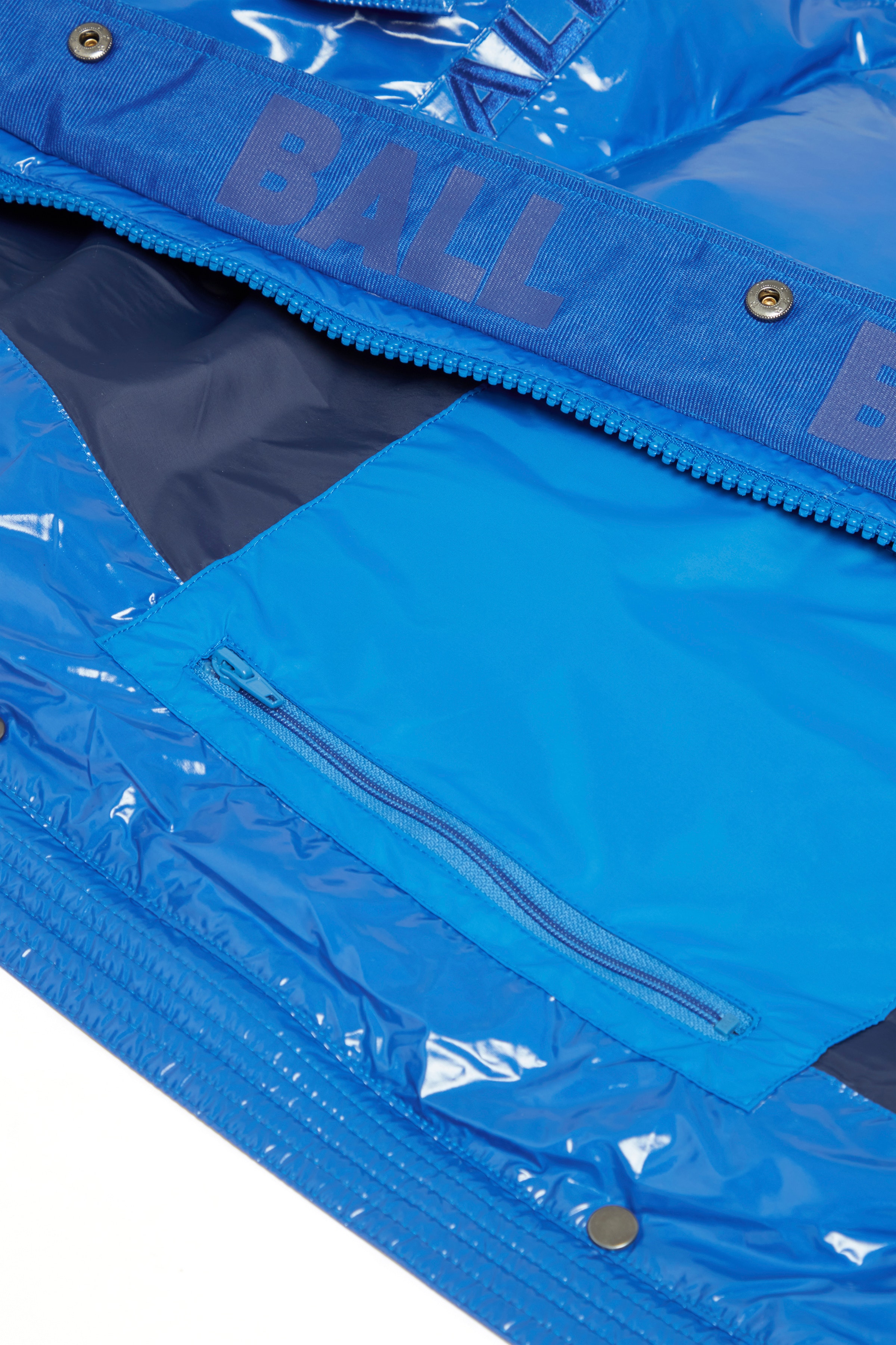 BASALVADORE Outerwear PACK DETAIL 50405037-194056