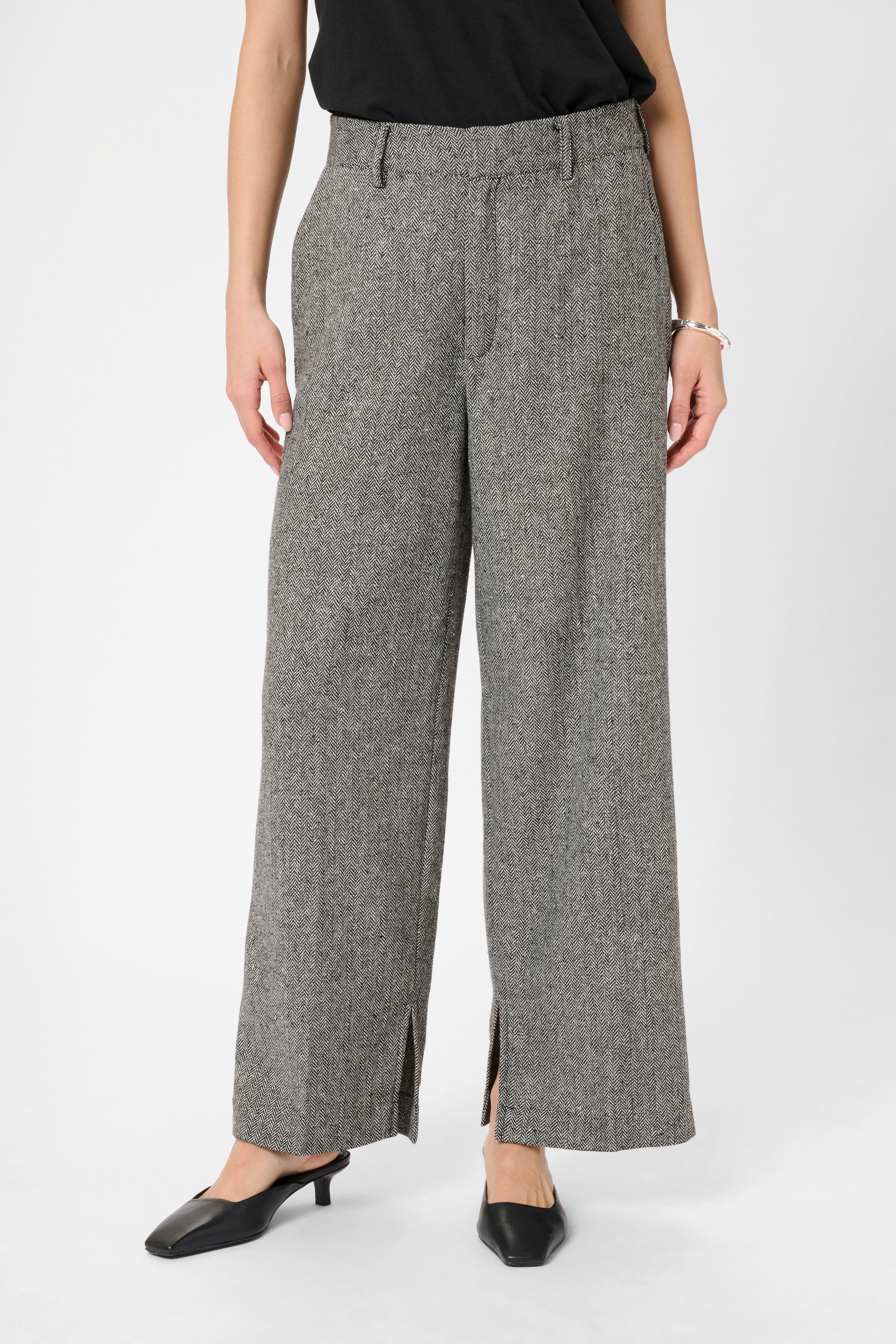 KAthilda Trousers LOOKBOOK FRONT 10510853-108553