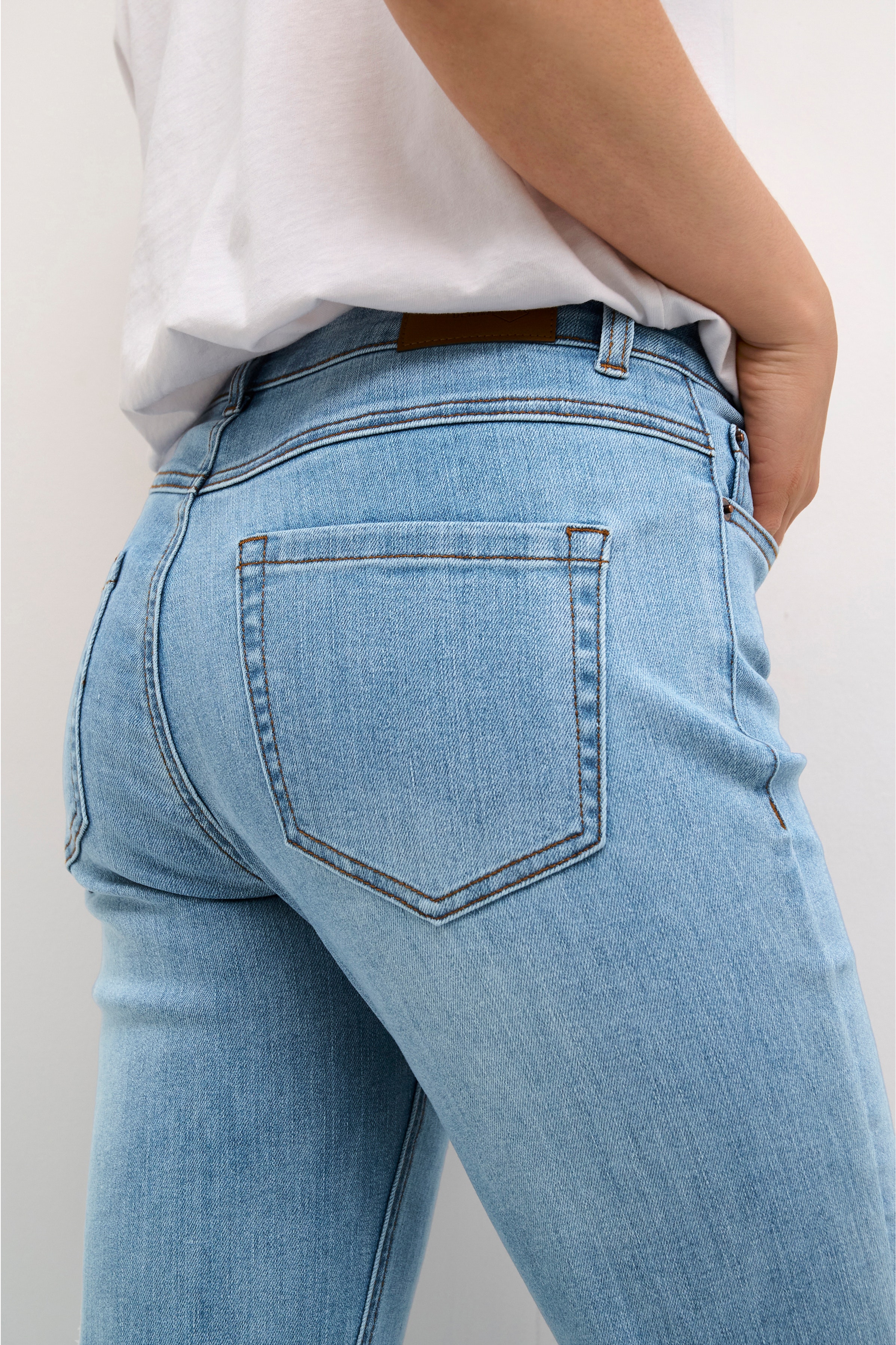 KAsinem Straight Jeans LOOKBOOK DETAIL 10508384-101012