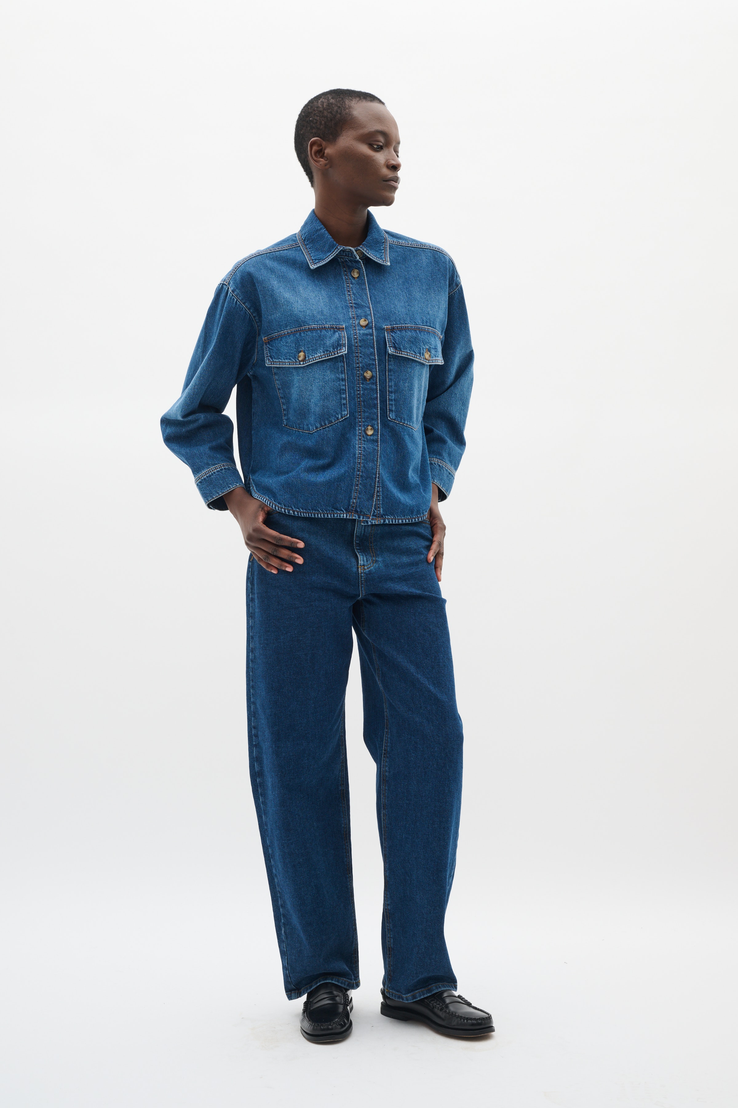 NaavaIW Shirt LOOKBOOK FRONT 30110844-300325