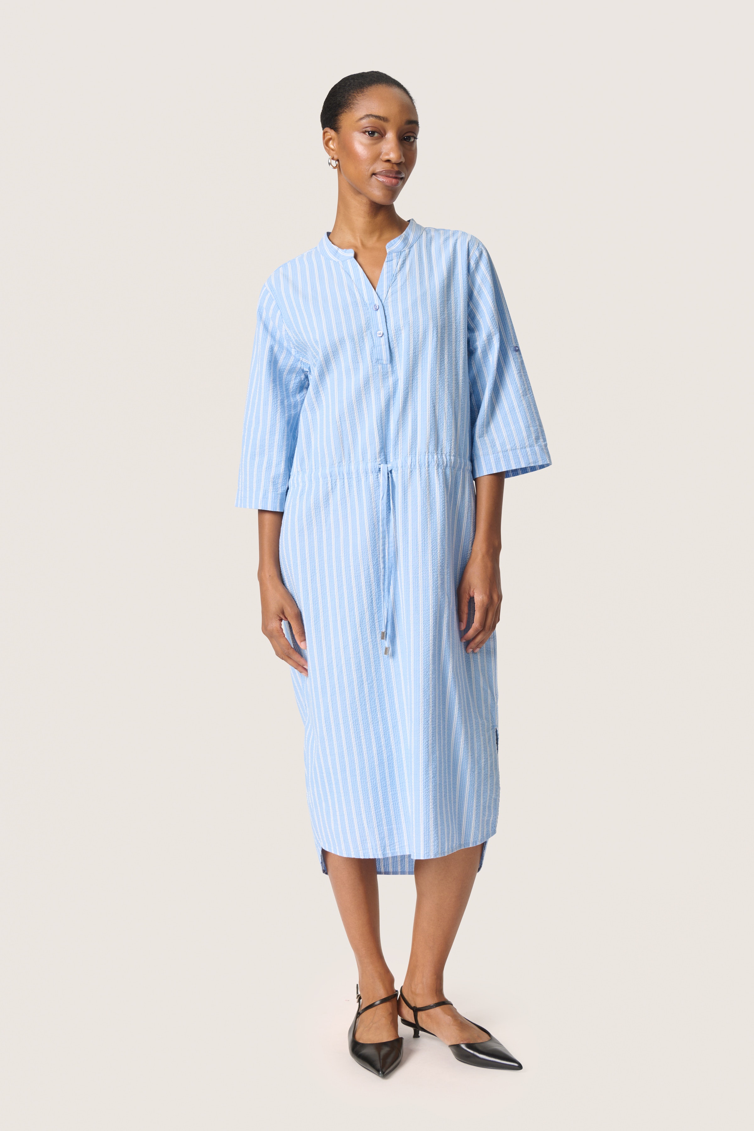 SLAnvitte Kjole LOOKBOOK FRONT 30408467-303926