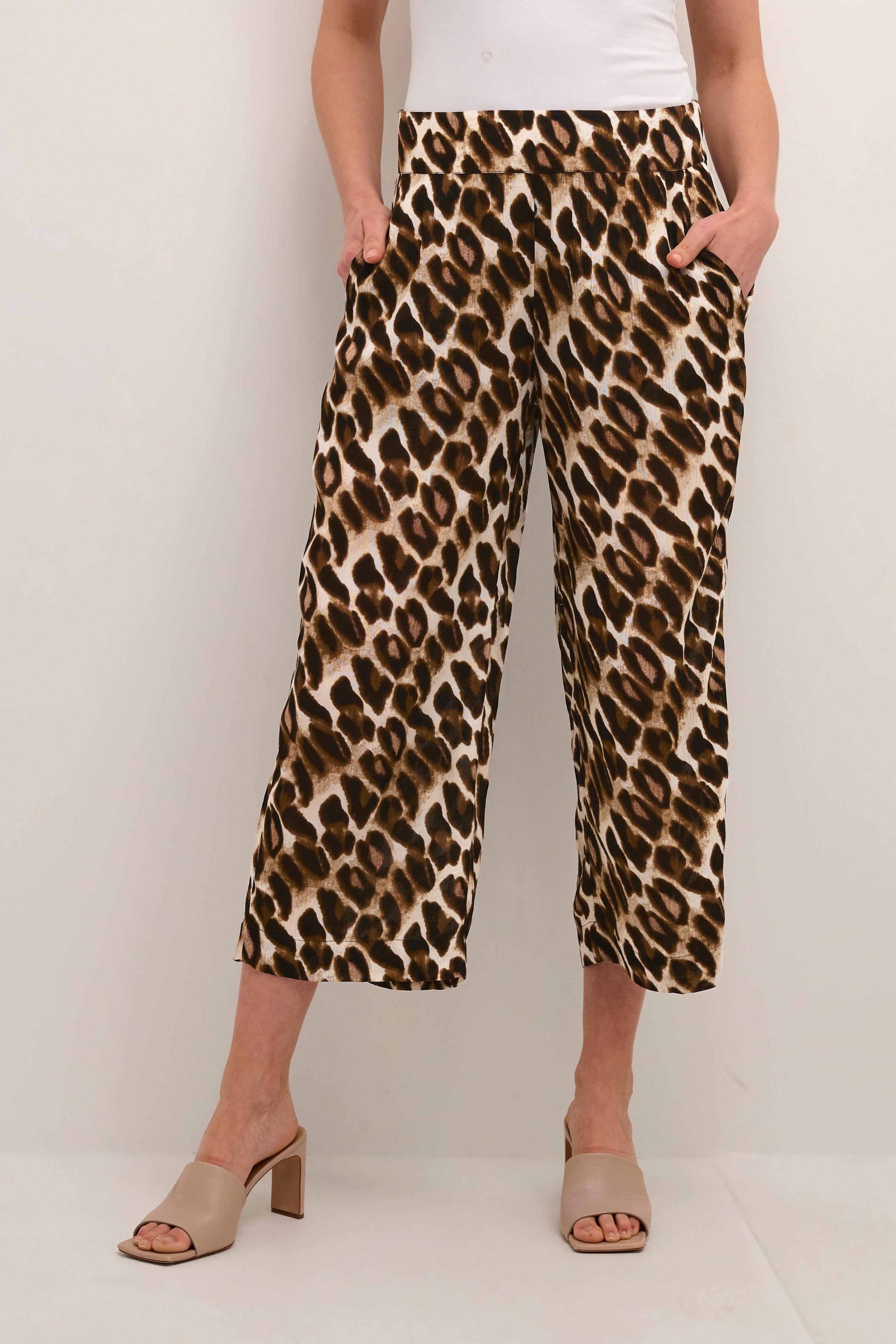 BPulla Byxor LOOKBOOK FRONT 10590456-104507B